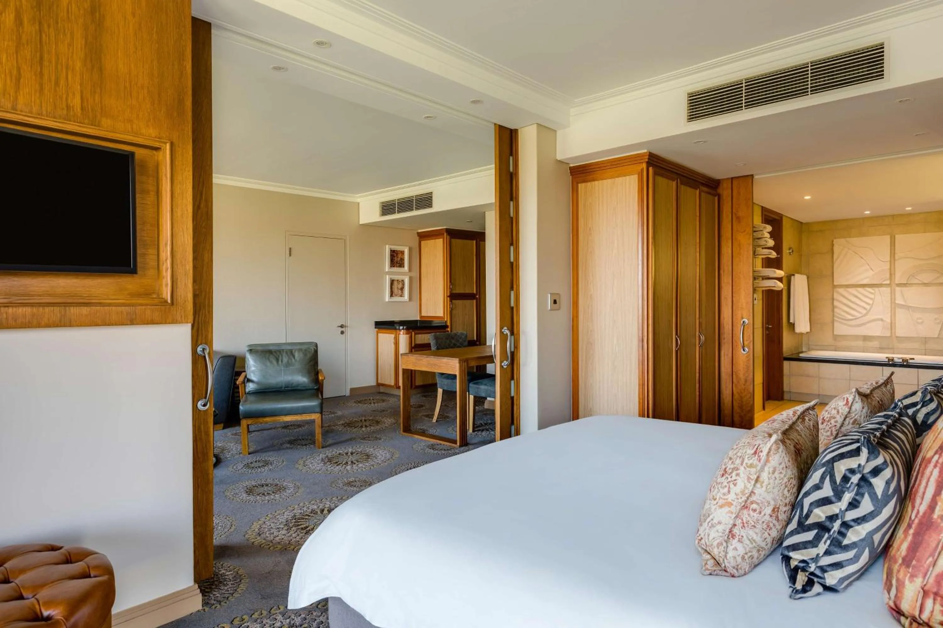 Photo of the whole room, Bed in Arabella Hotel, Golf and Spa