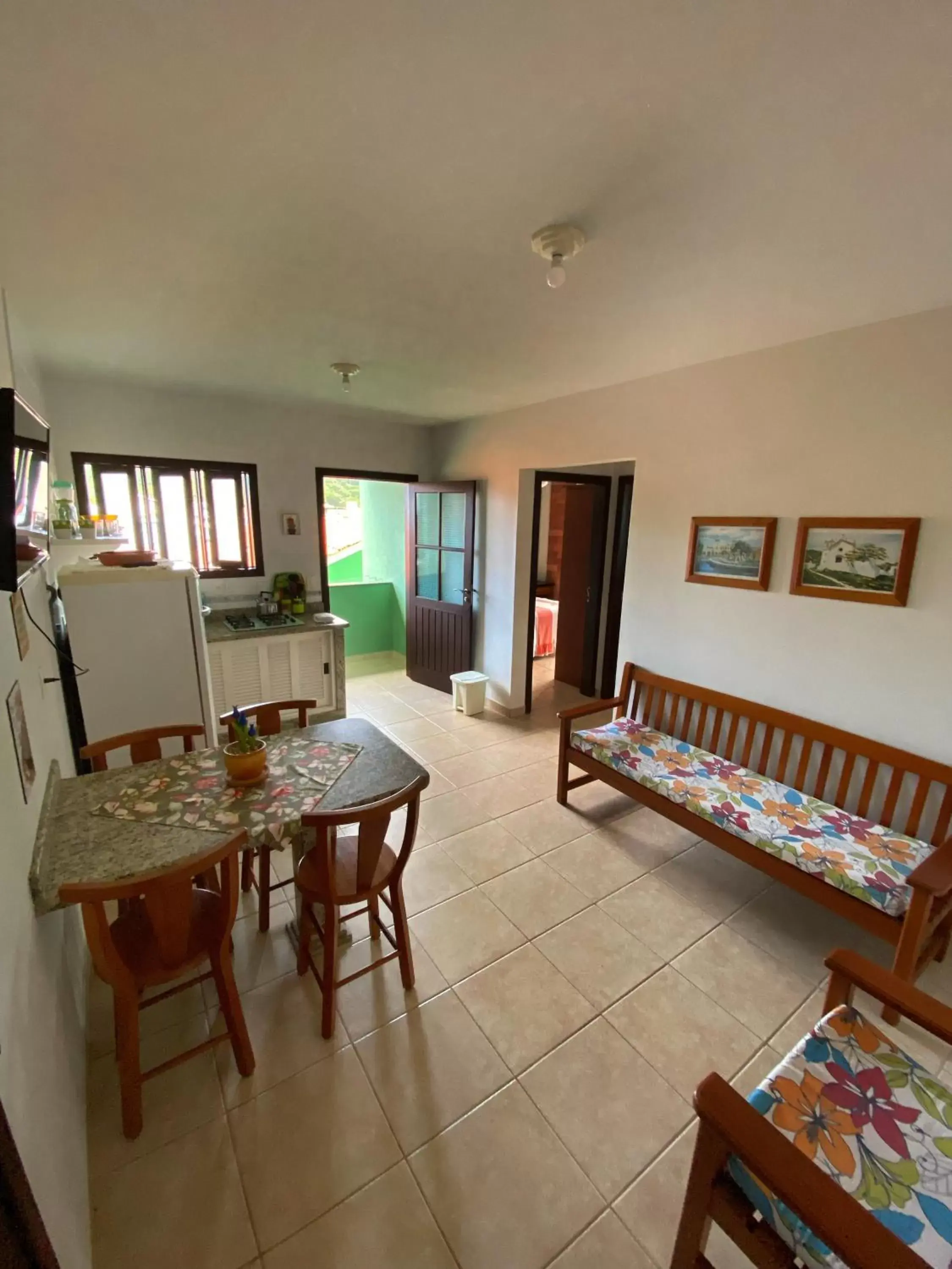 Quadruple Room with Balcony in Canto Leste Pousada Quadruple Room with Balcony in Canto Leste Pousada