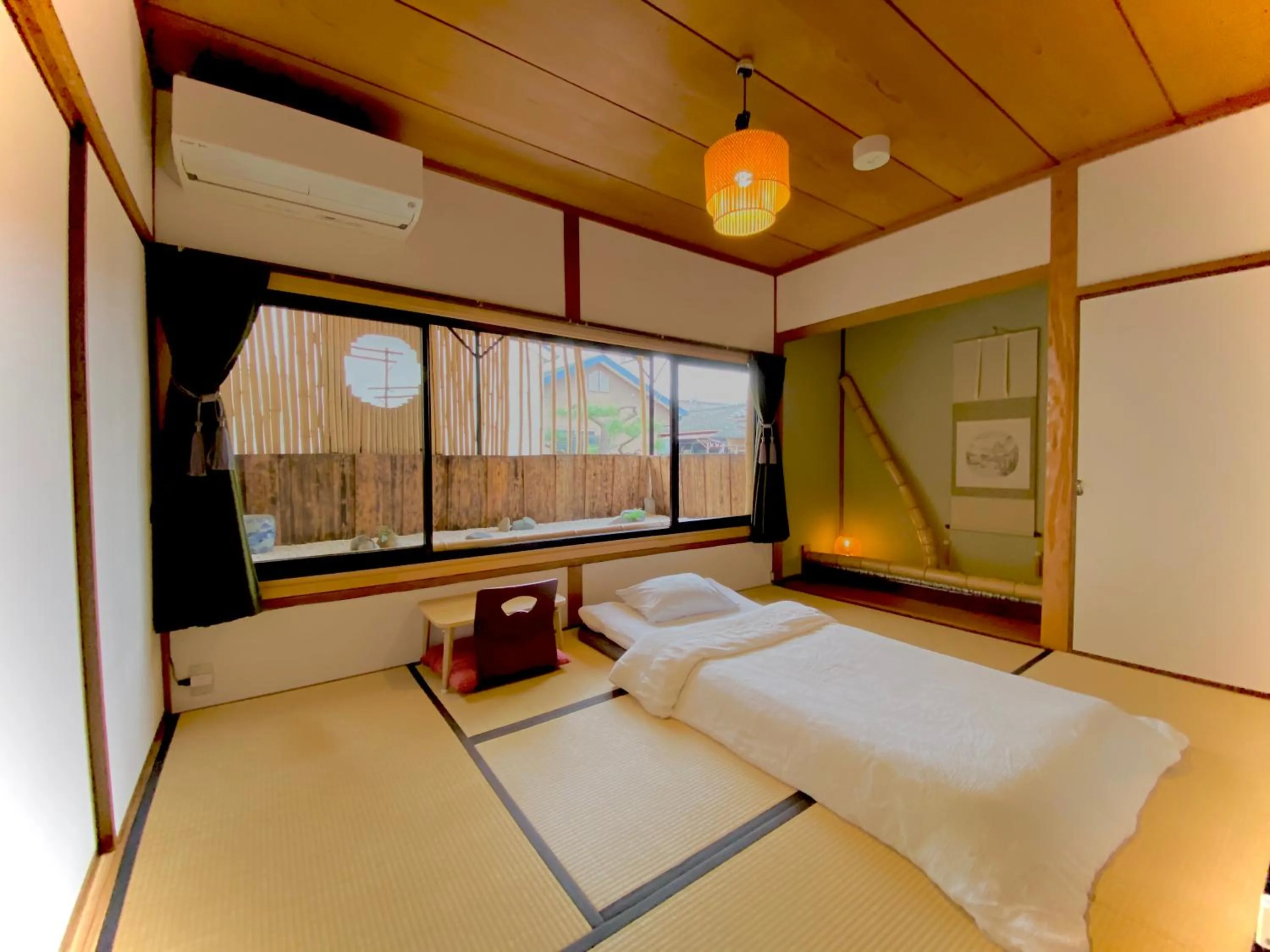Photo of the whole room, Bed in Guest House Oumi
