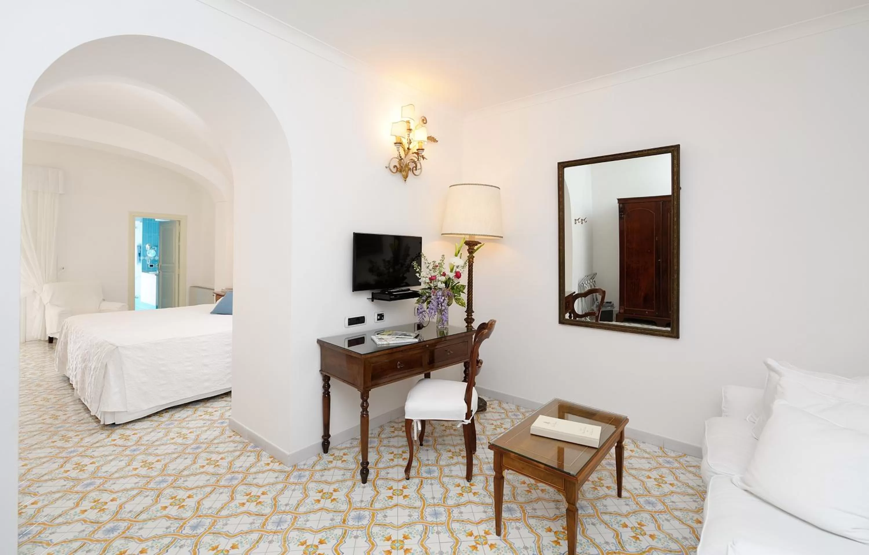 TV and multimedia, Bed in Hotel Santa Caterina