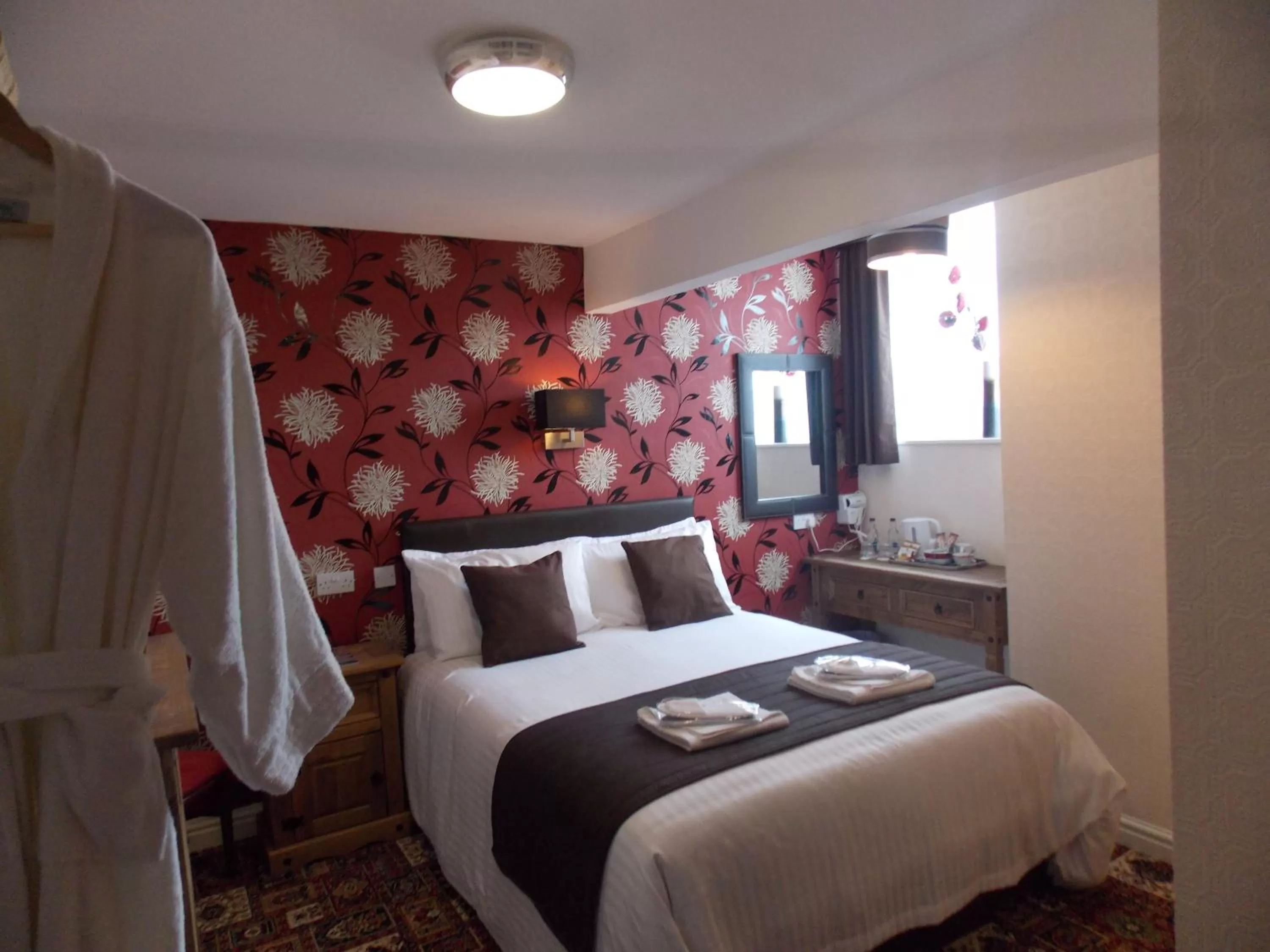 Bedroom, Bed in The Trafford Hotel