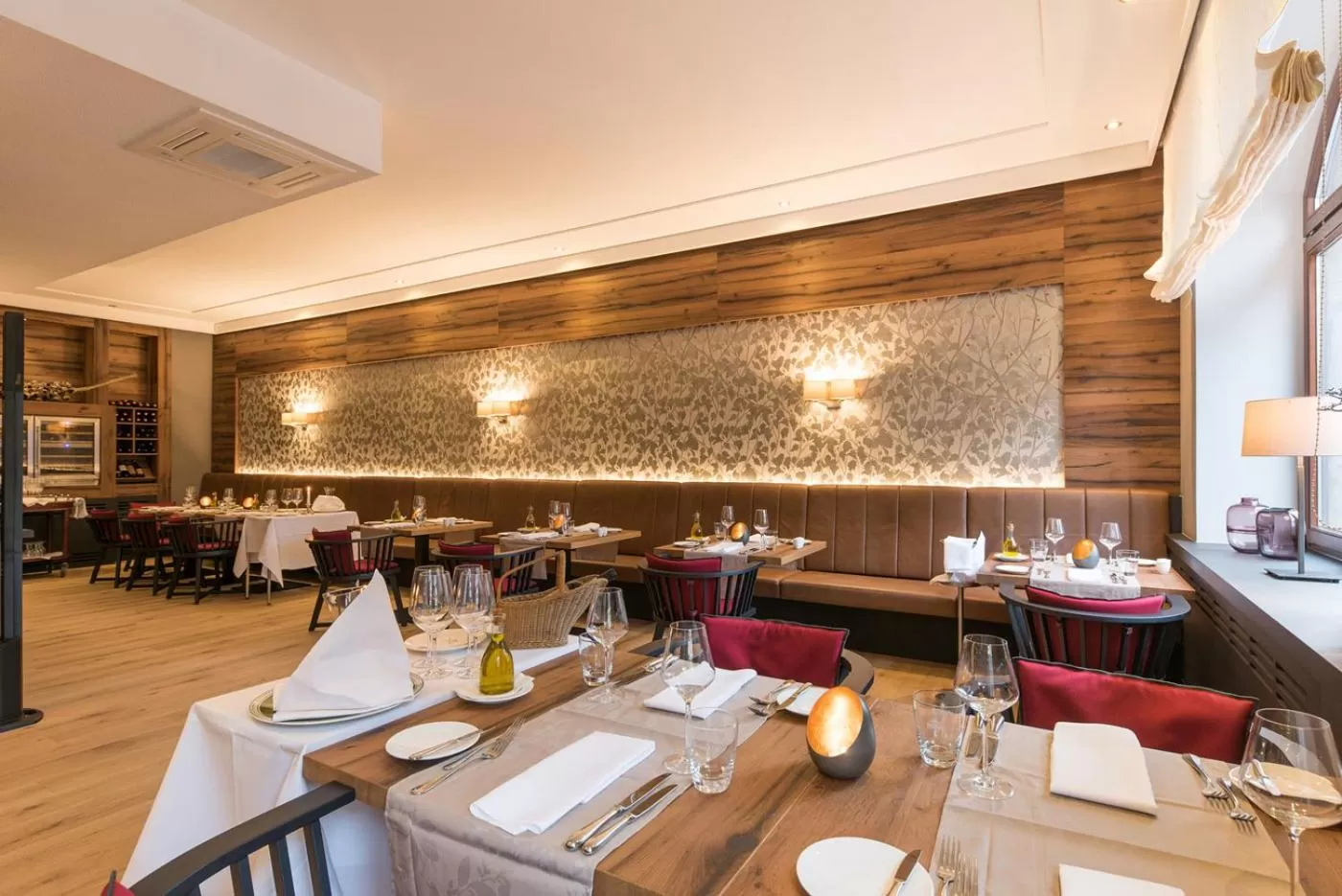 Restaurant/places to eat in Hotel Bayerischer Hof