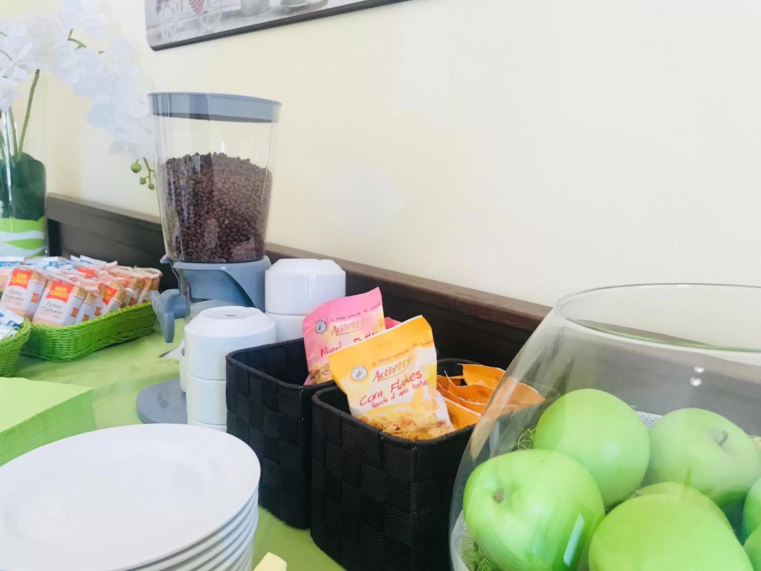 Breakfast in Green Park Hotel & Residence