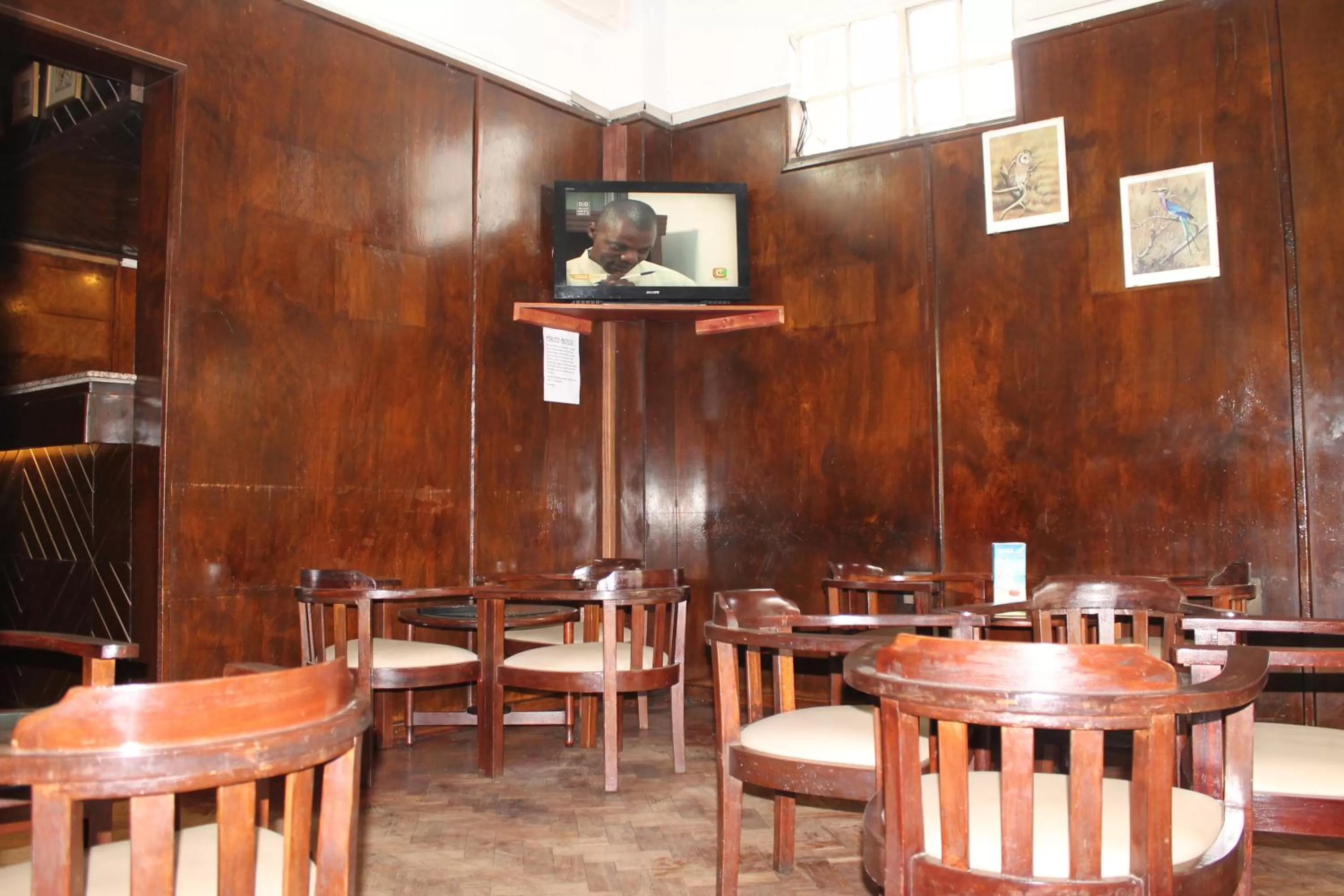 Food and drinks in The Oakwood Hotel