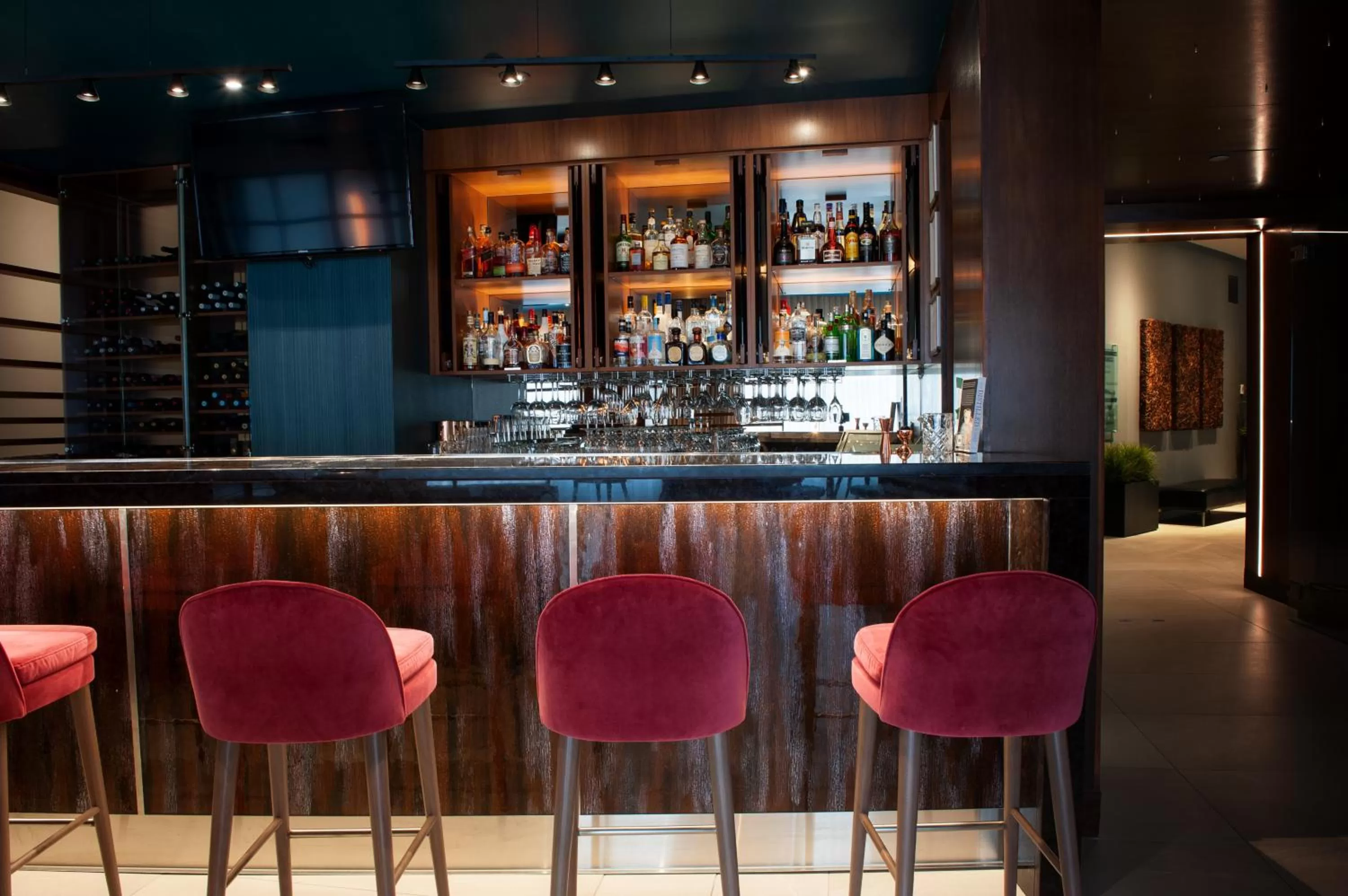 Restaurant/places to eat in Matrix Hotel