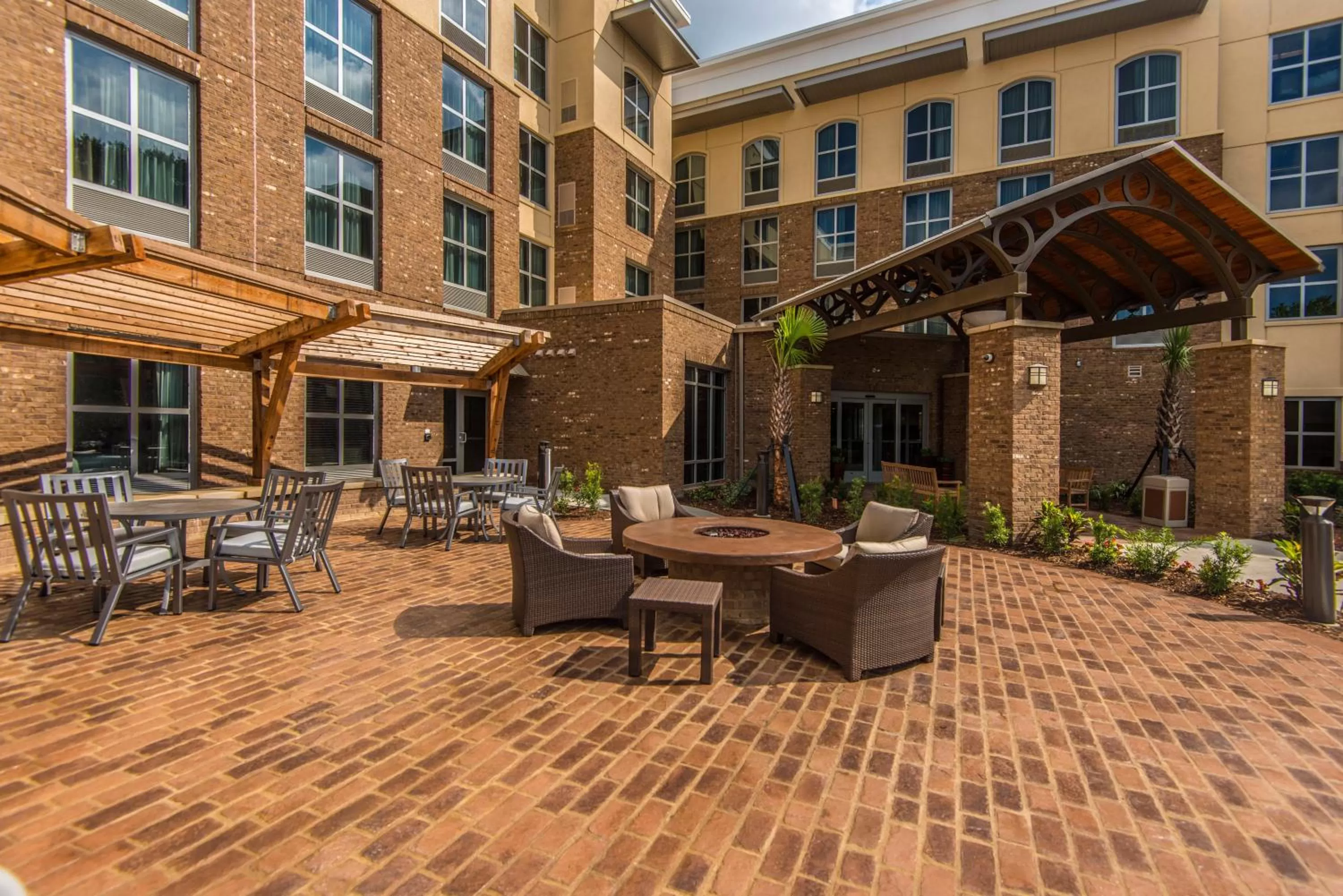 Property building in Staybridge Suites Charleston - Mount Pleasant by IHG