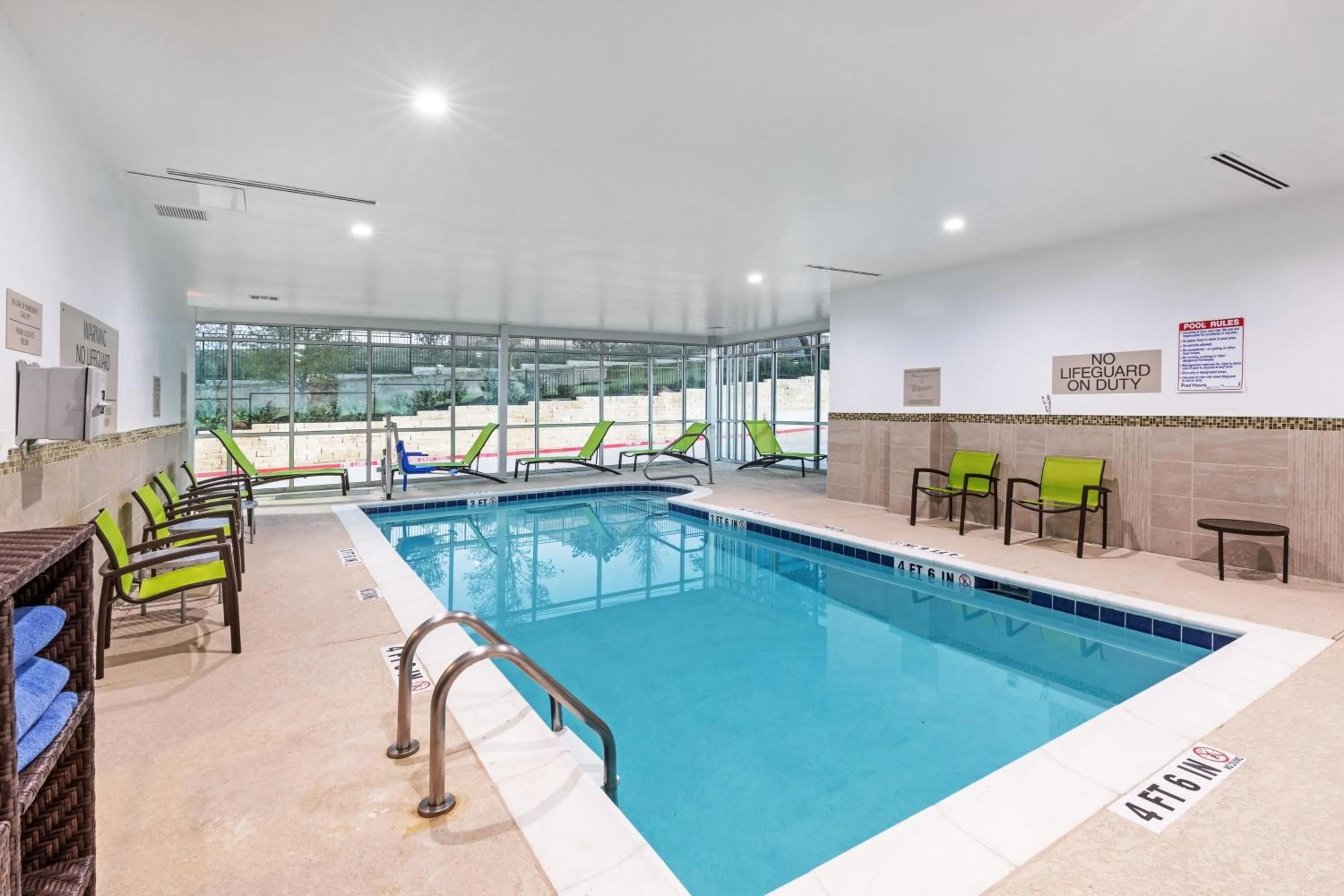 Swimming pool in SpringHill Suites by Marriott Austin West/Lakeway