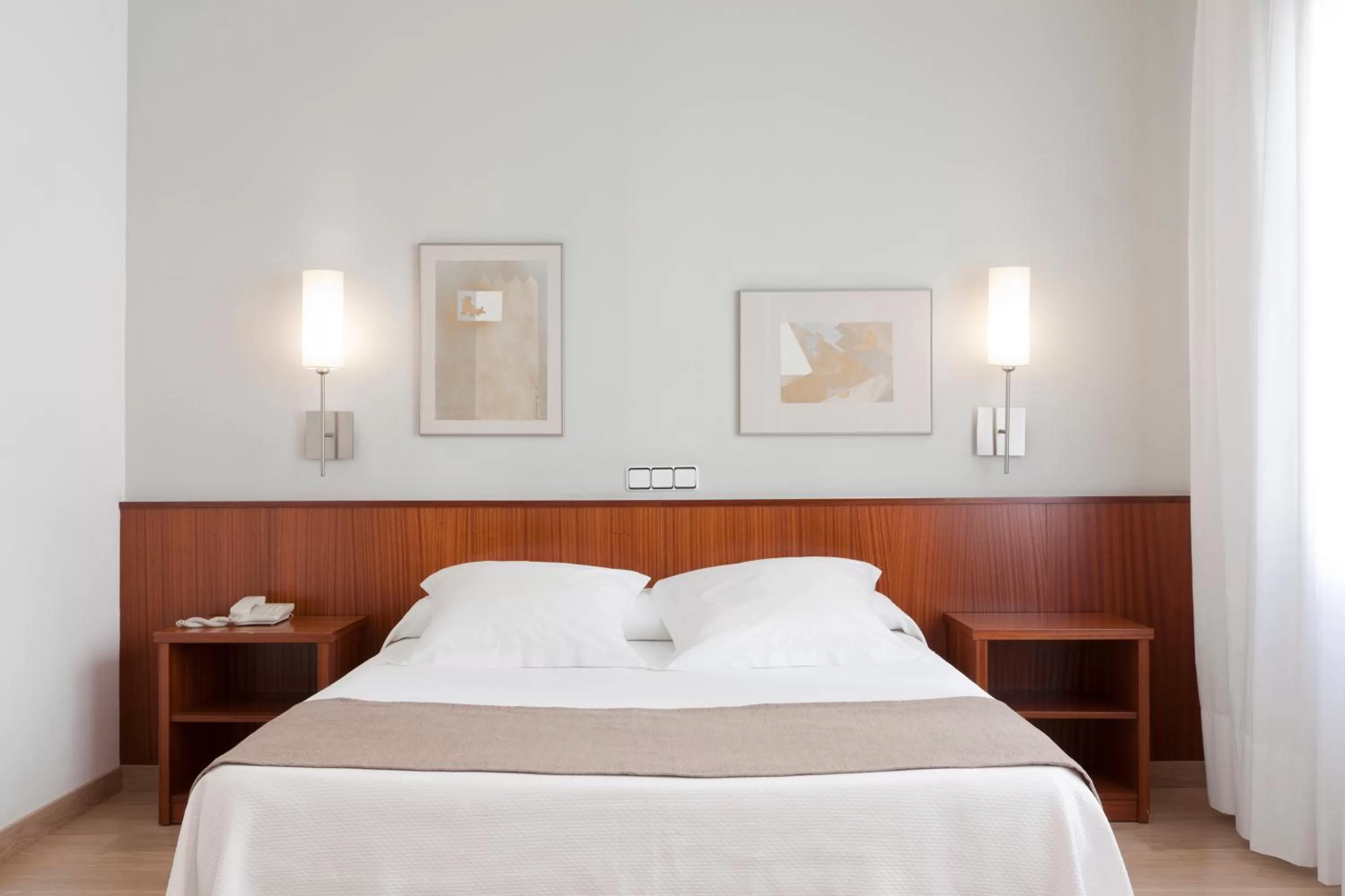 Bedroom, Bed in Peninsular