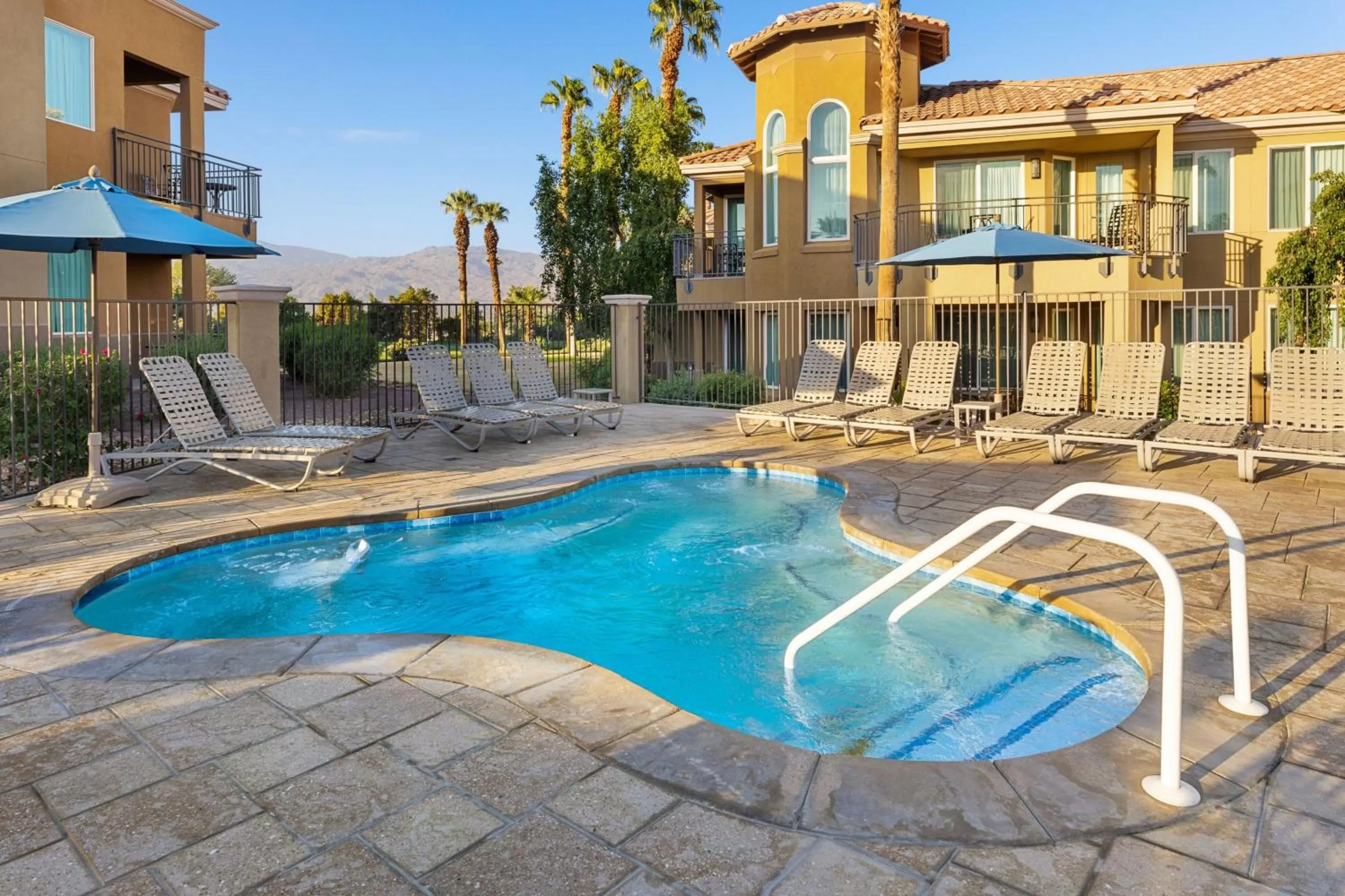Swimming pool in Marriott's Desert Springs Villas II