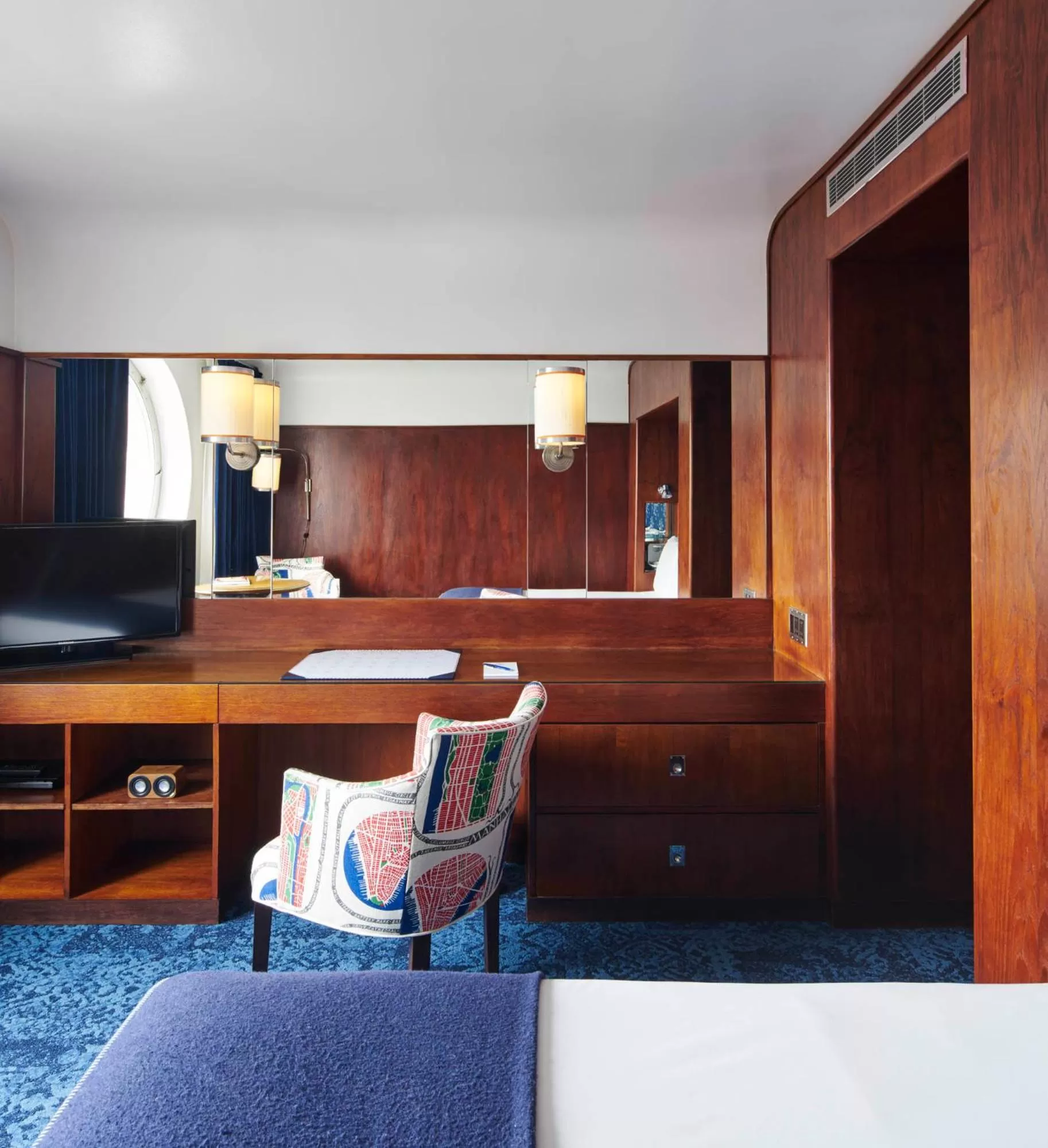 Photo of the whole room, Bed in The Maritime Hotel