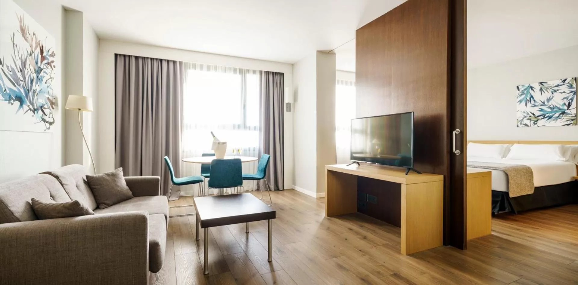 Superior Double Room in Ilunion Valencia 4