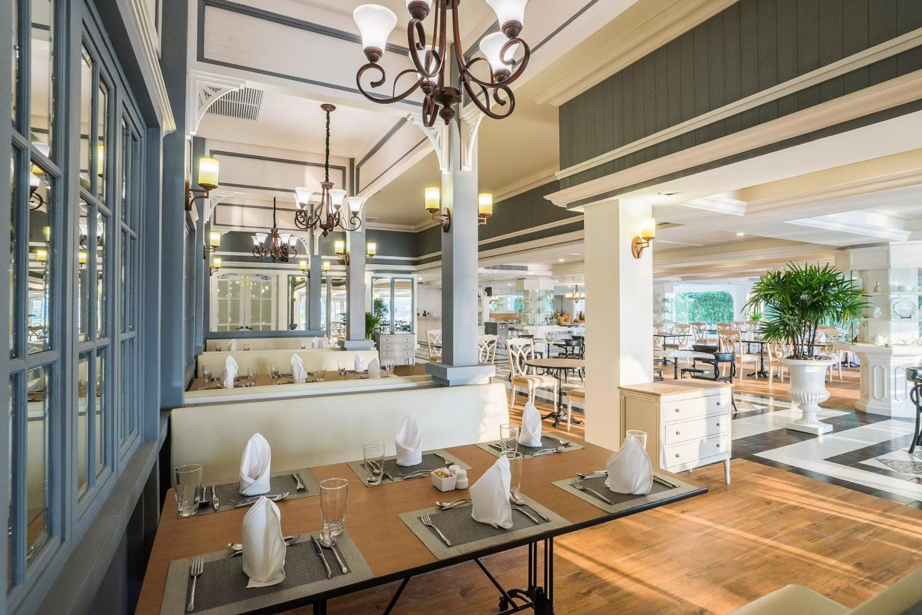 Restaurant/places to eat in Kalanan Riverside Resort