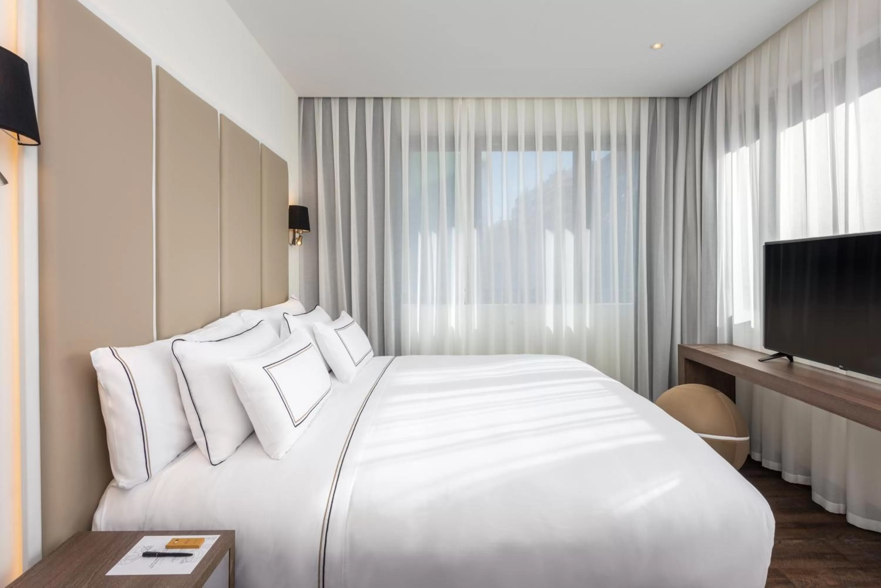 Bedroom, Bed in Melia Madrid Serrano