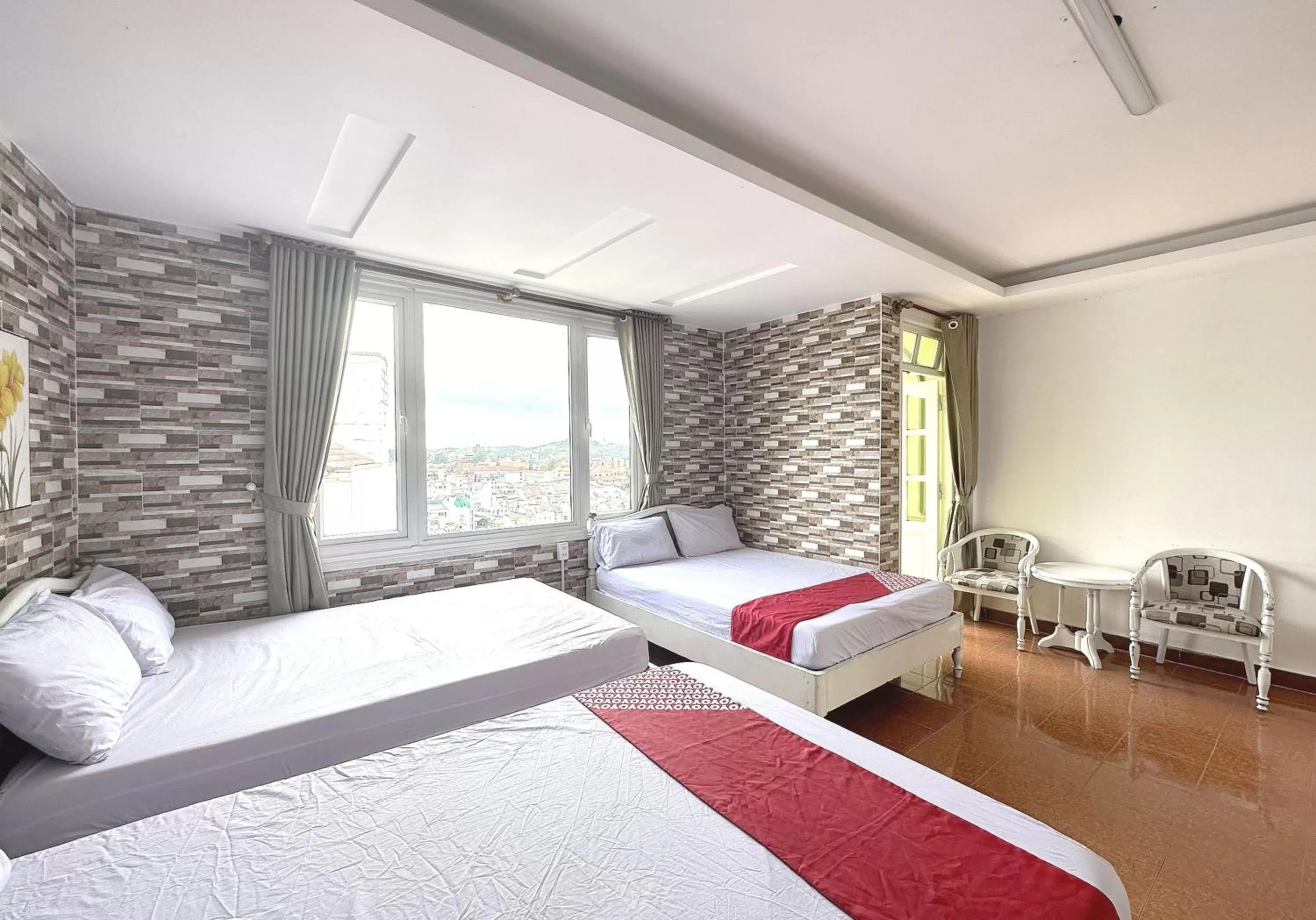 Photo of the whole room, Bed in OYO 1196 Le Vu Hotel