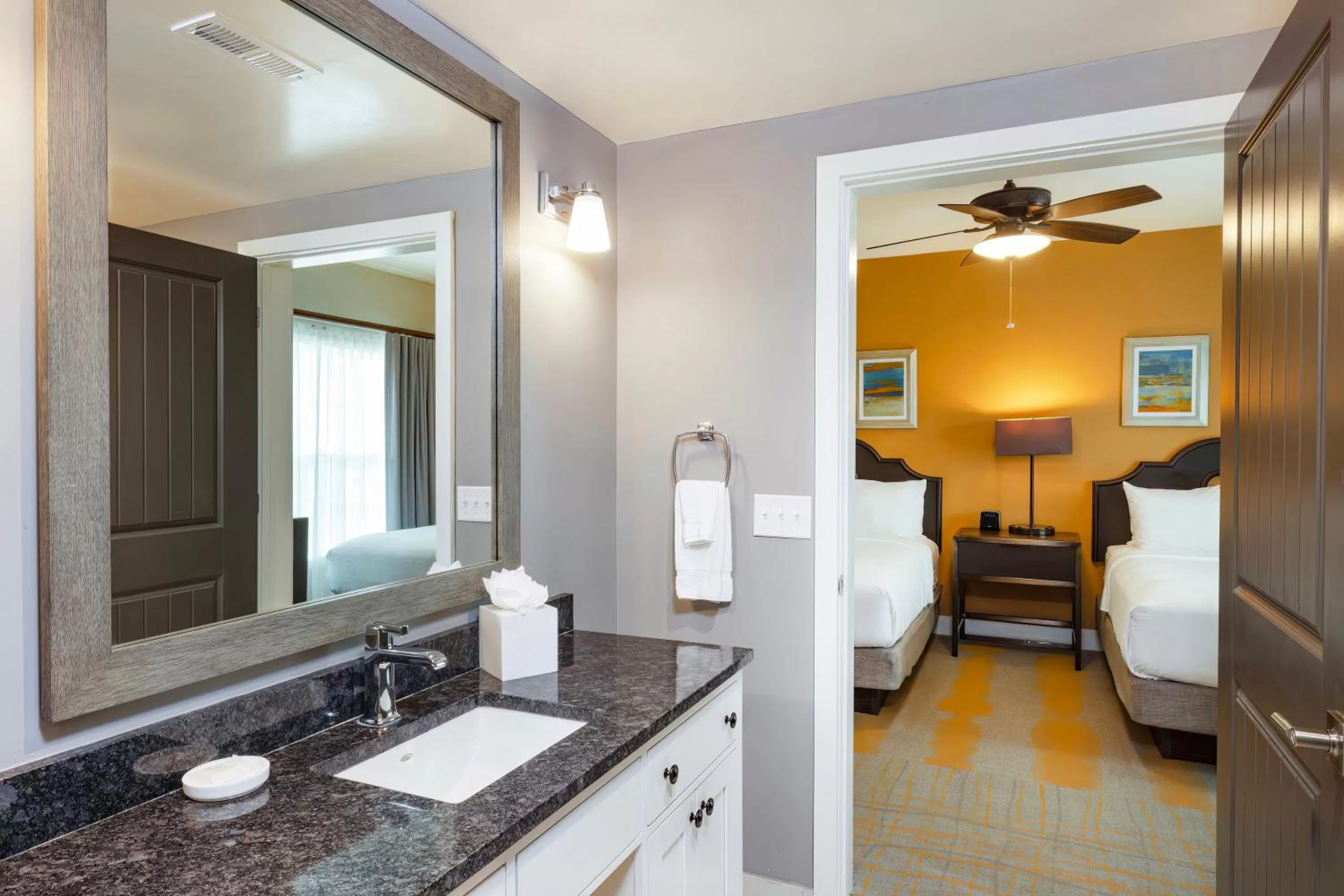 Bathroom, Bed in WorldMark Orlando Kingstown Reef