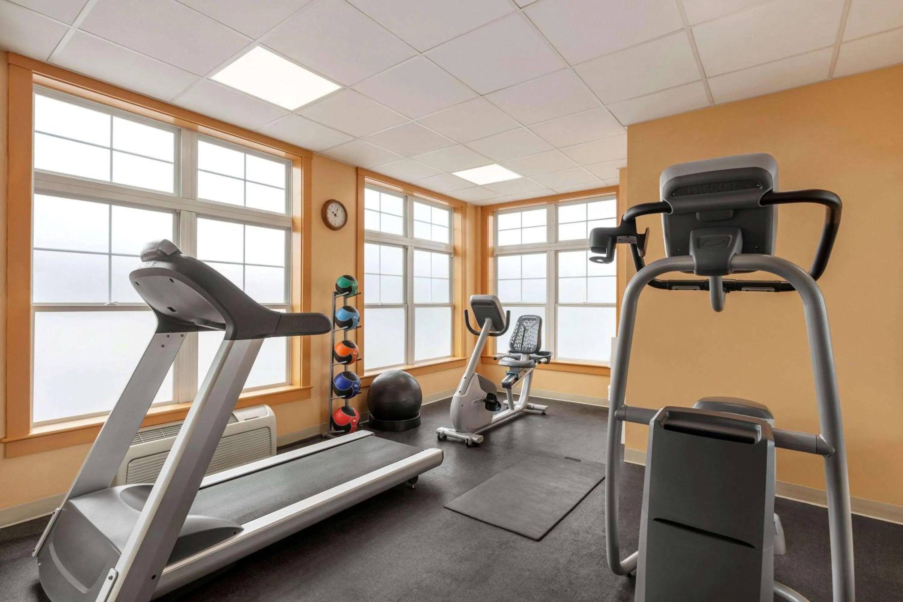 Fitness centre/facilities in Days Inn by Wyndham Airport/Maine Mall