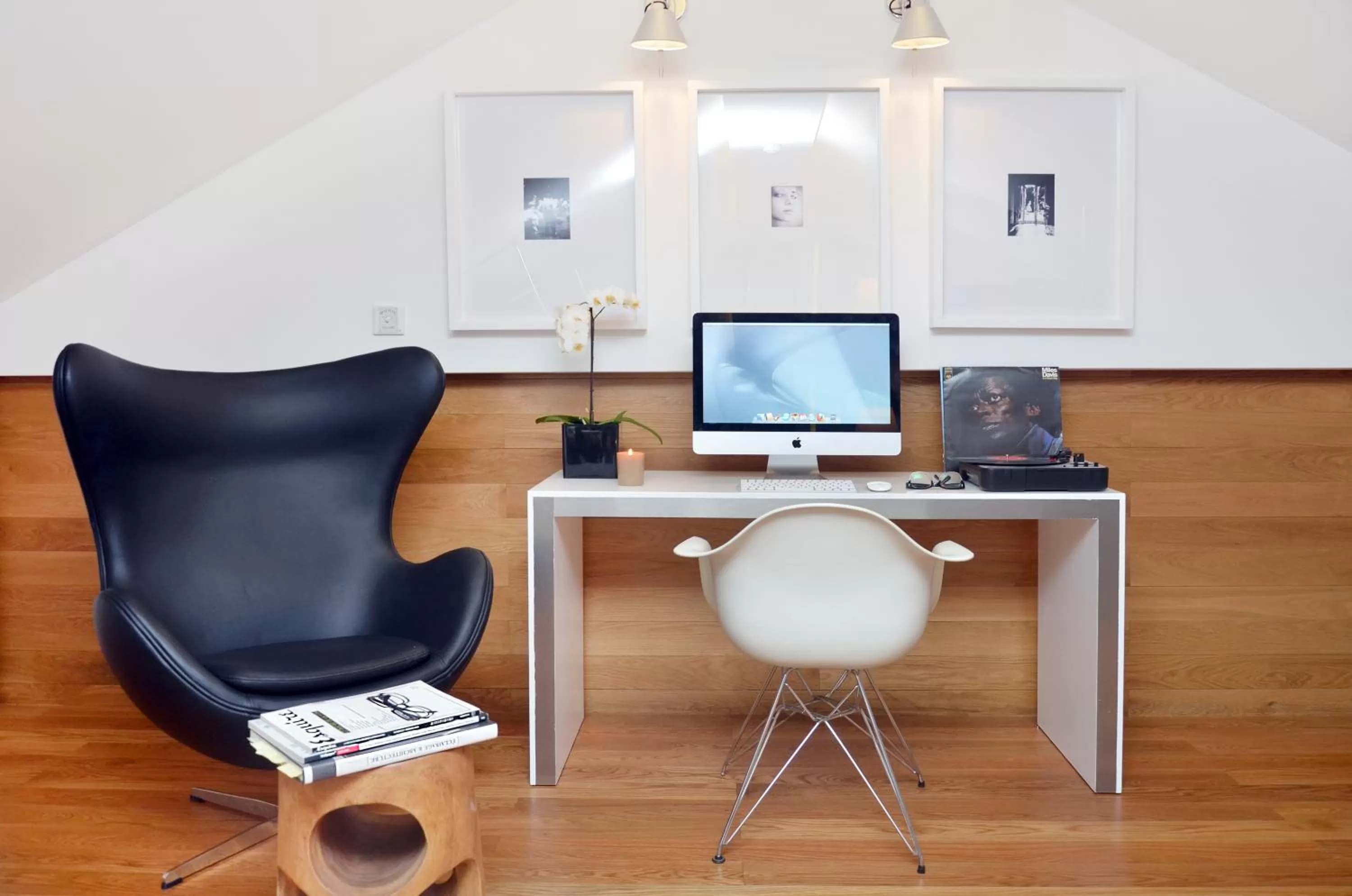 TV and multimedia in Browns Boutique Hotel