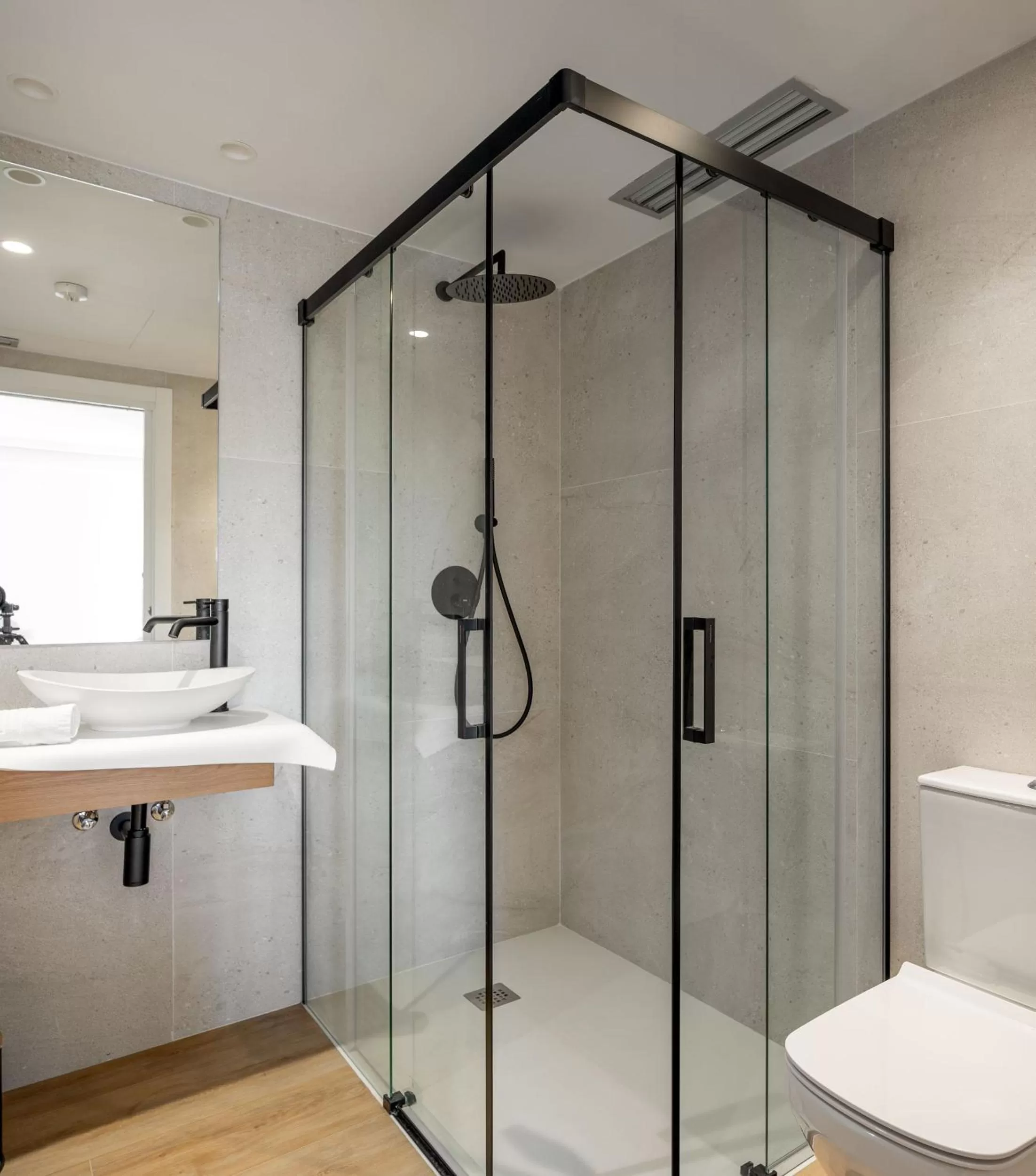 Shower in Hotel Boutique Berazadi Berri