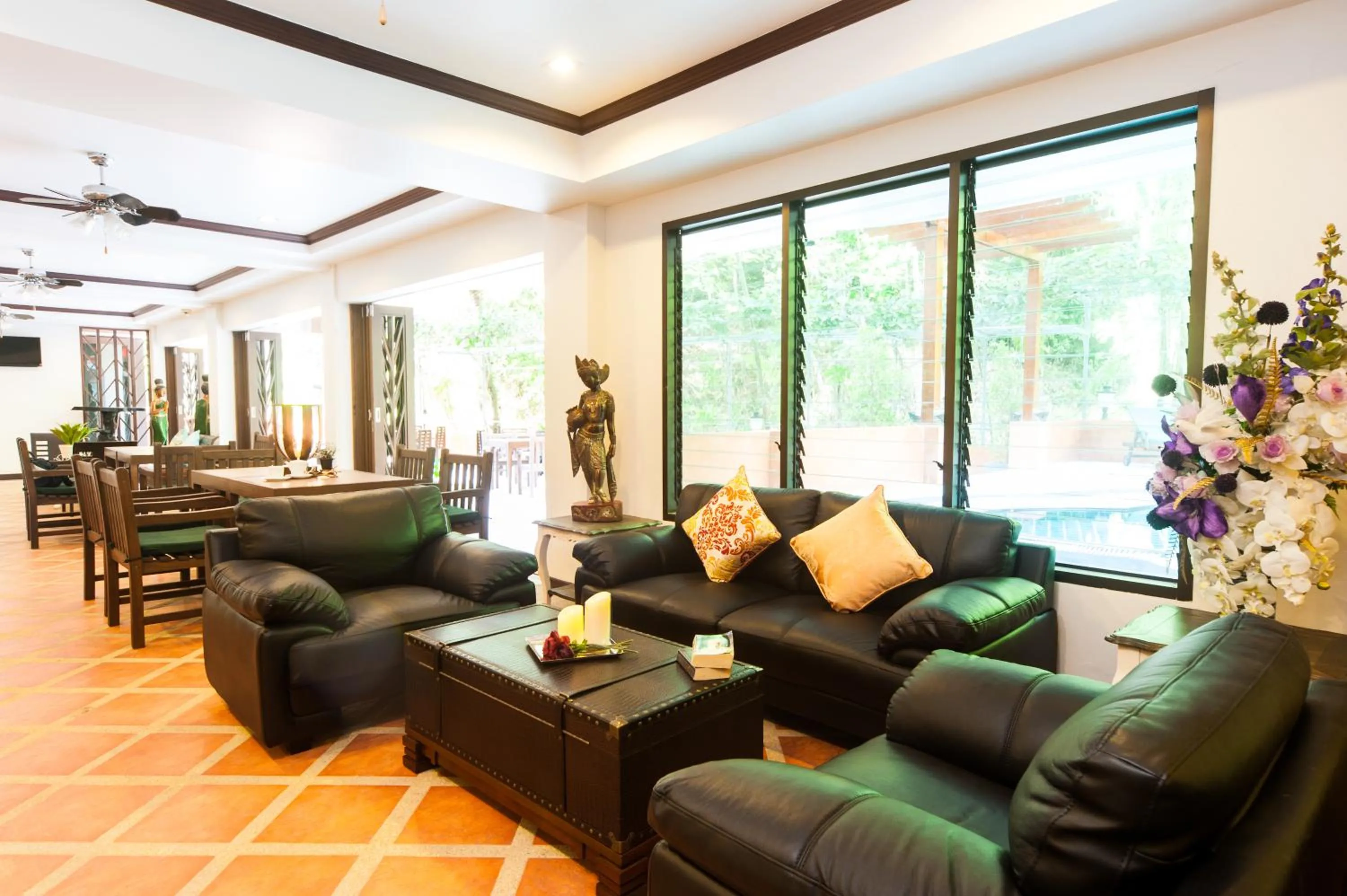 Communal lounge/ TV room in Ratana Hill Patong