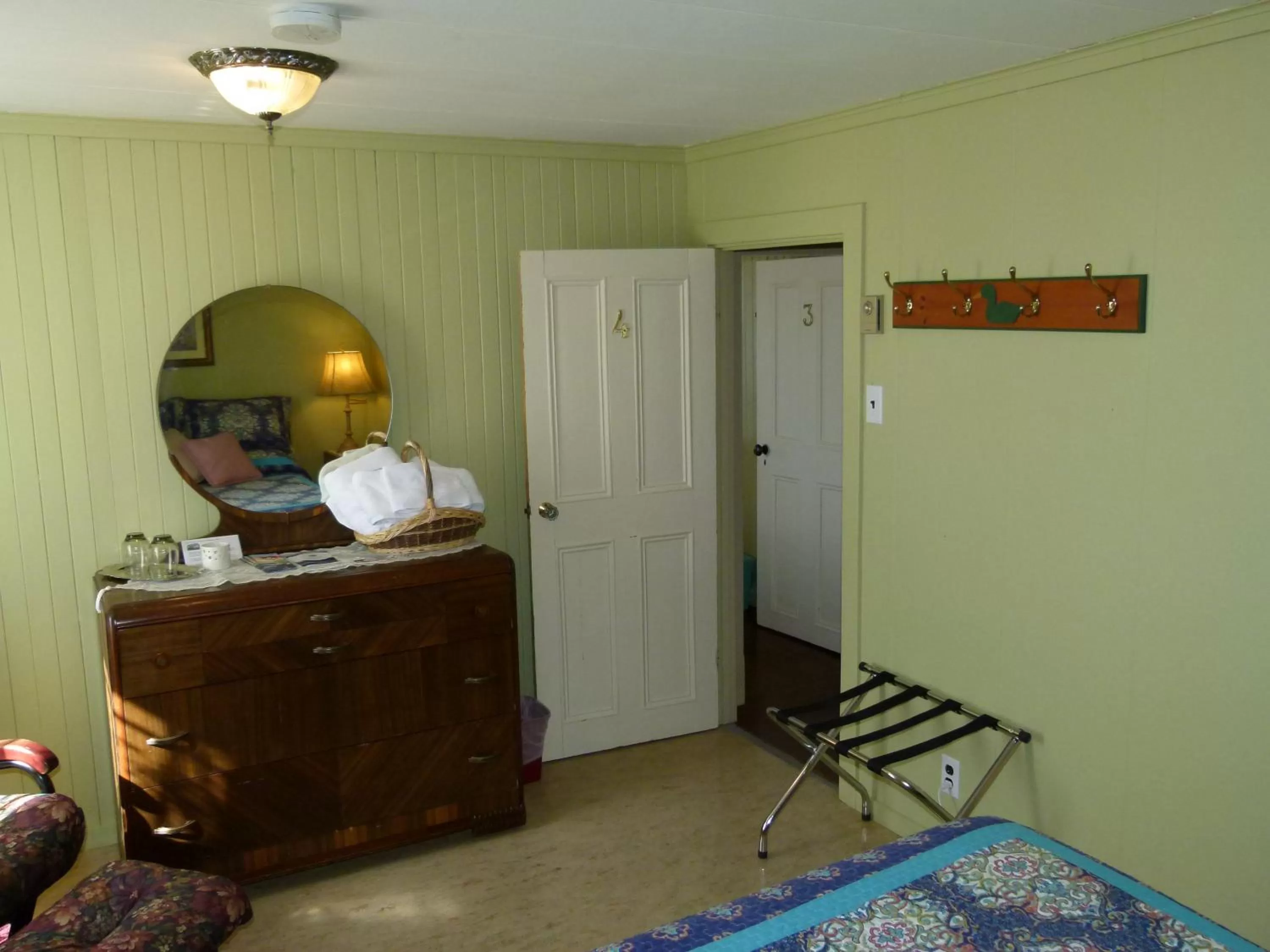 Photo of the whole room, Bed in La Maison entre Mer Montagnes