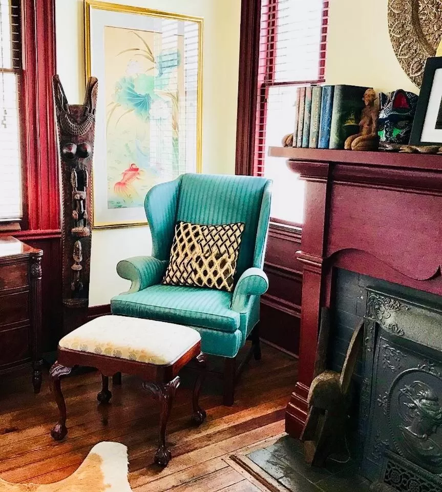 Seating Area in Elmwood 1820 Bed & Breakfast Inn