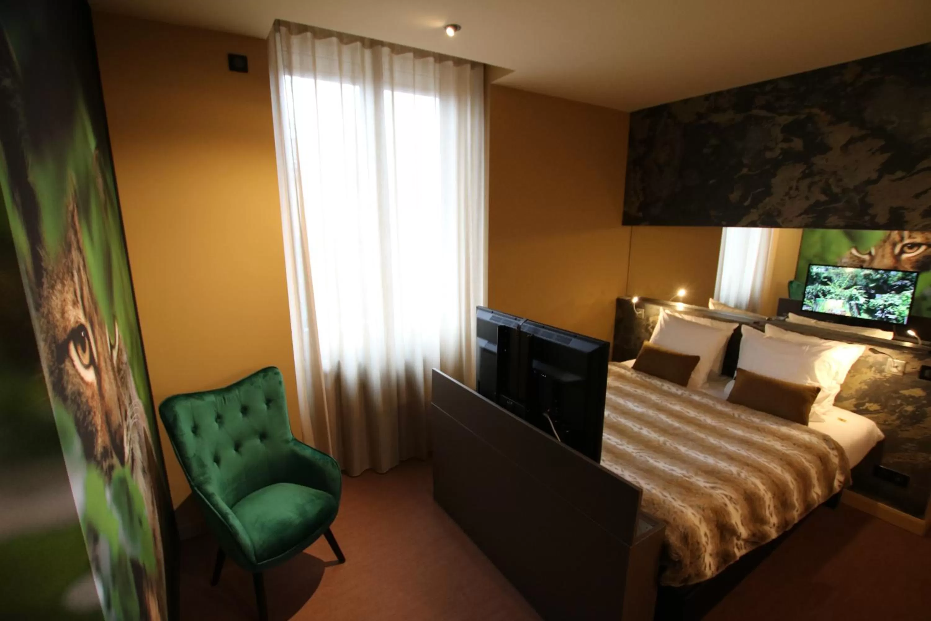 Photo of the whole room, Bed in Les Loges Du Parc