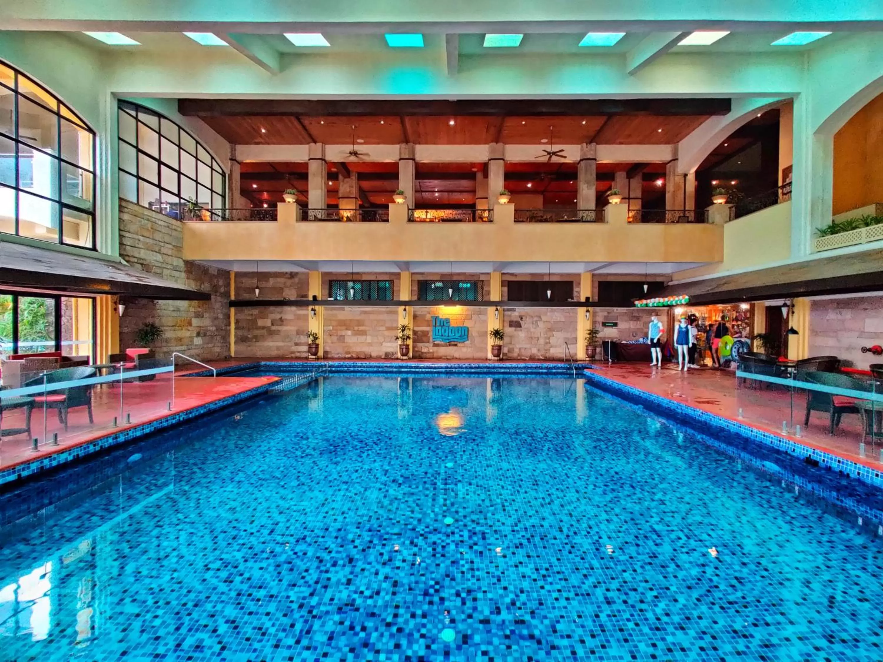 Swimming pool in Fariyas Resort Lonavala