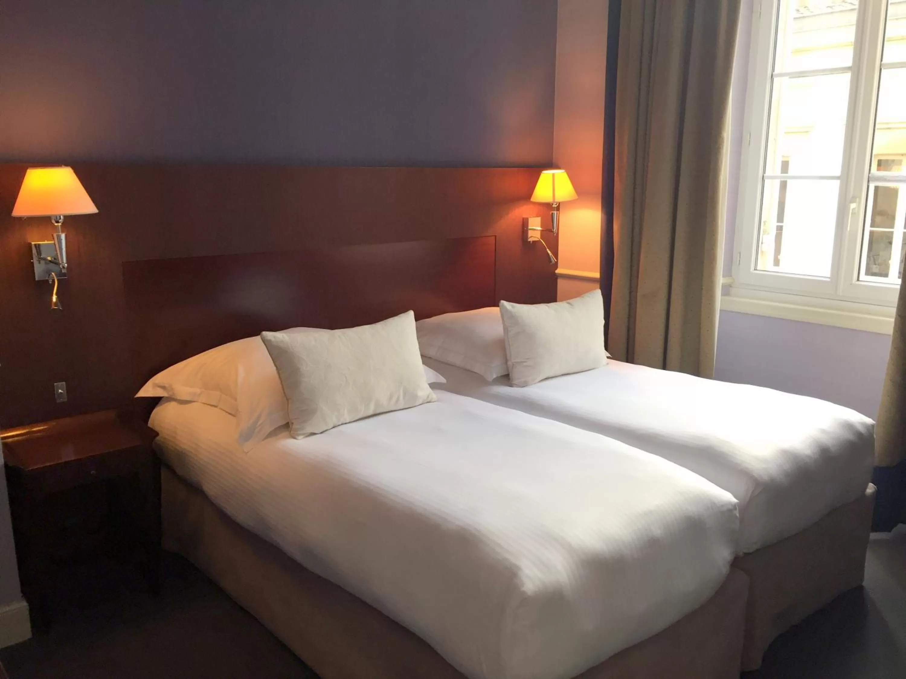 Bedroom, Bed in Hôtel Au Logis des Remparts