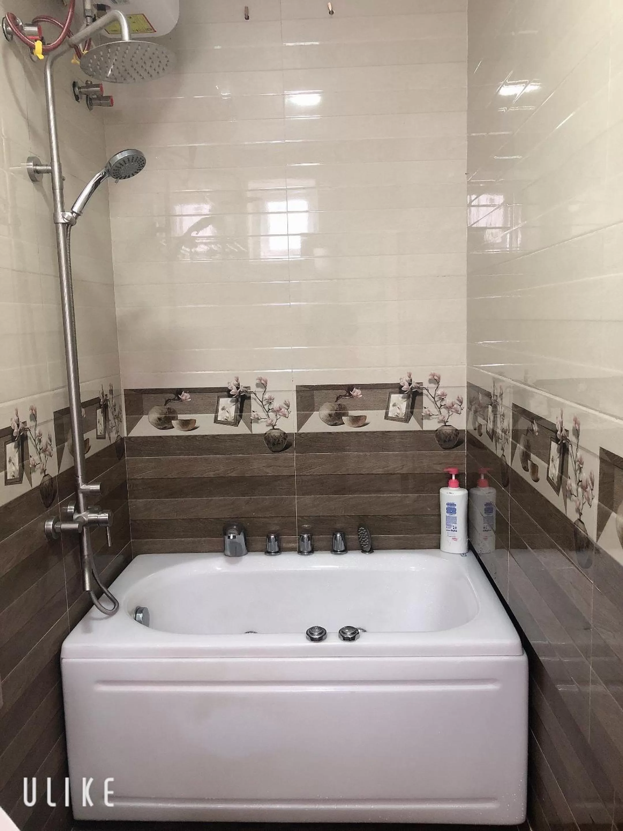 Bath, Bathroom in Villa - Hotel Nam Khang 2 Dalat