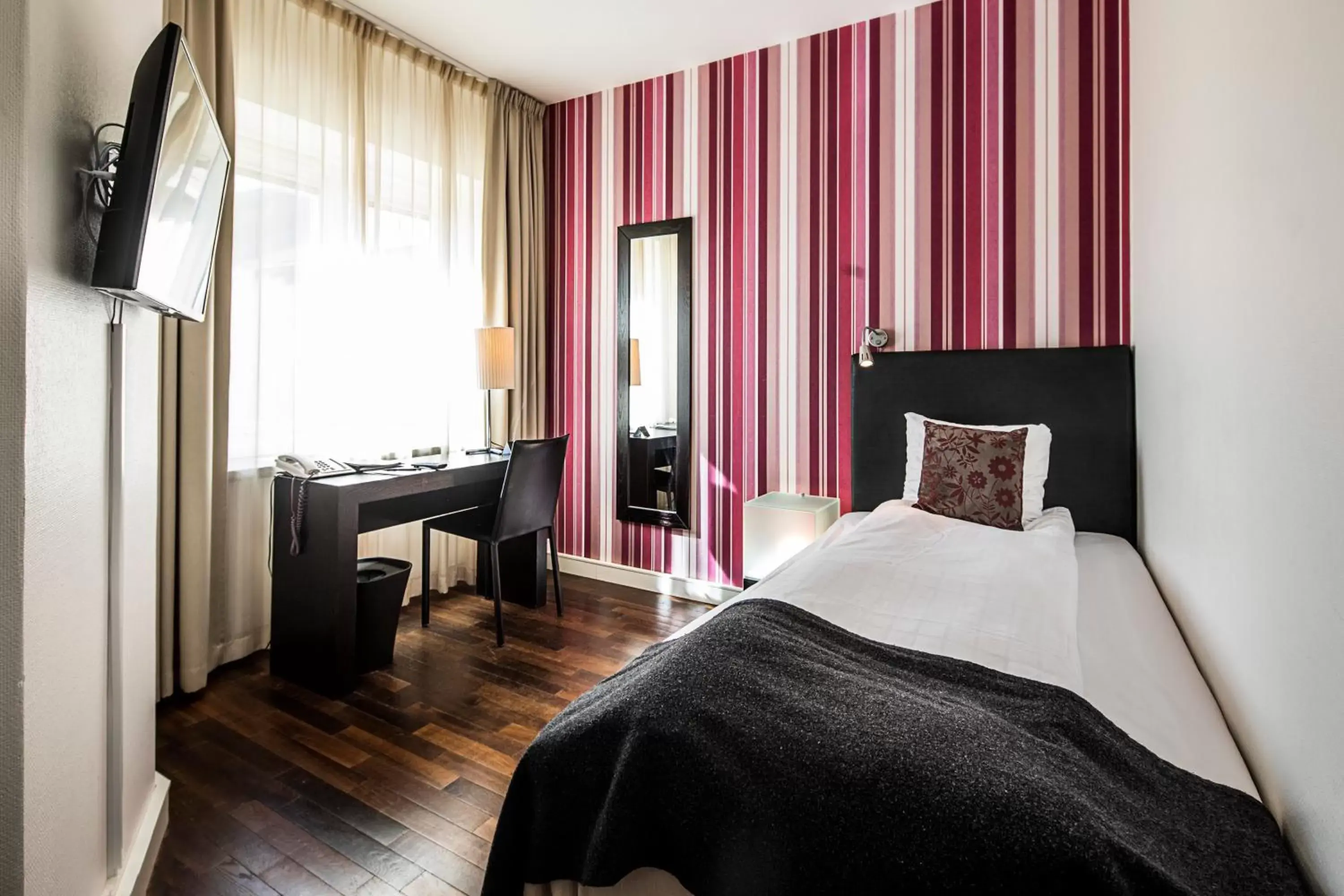 Standard Single Room in First Hotel Witt Standard Single Room in First Hotel Witt