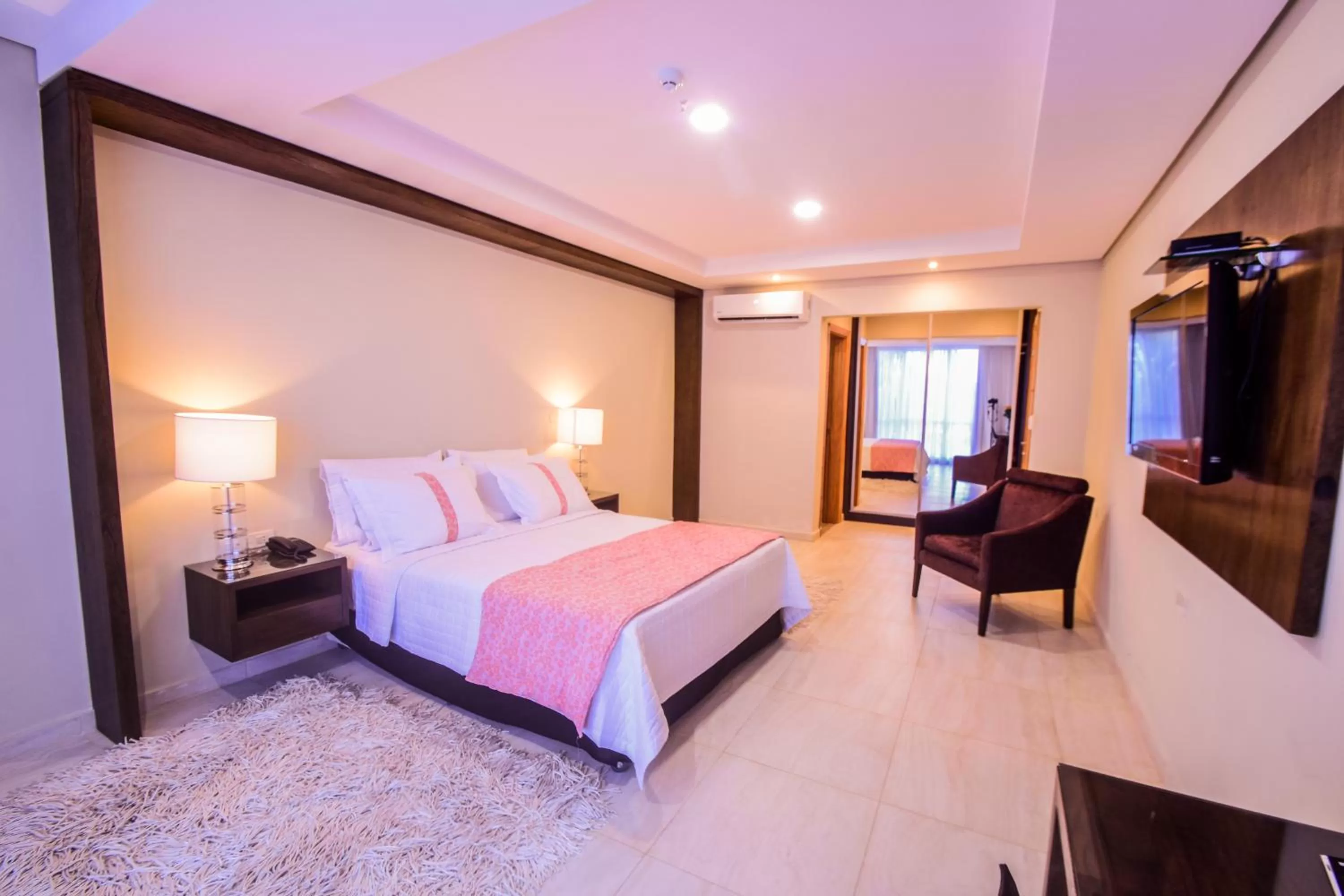 Photo of the whole room, Bed in Hotel Le Pelican