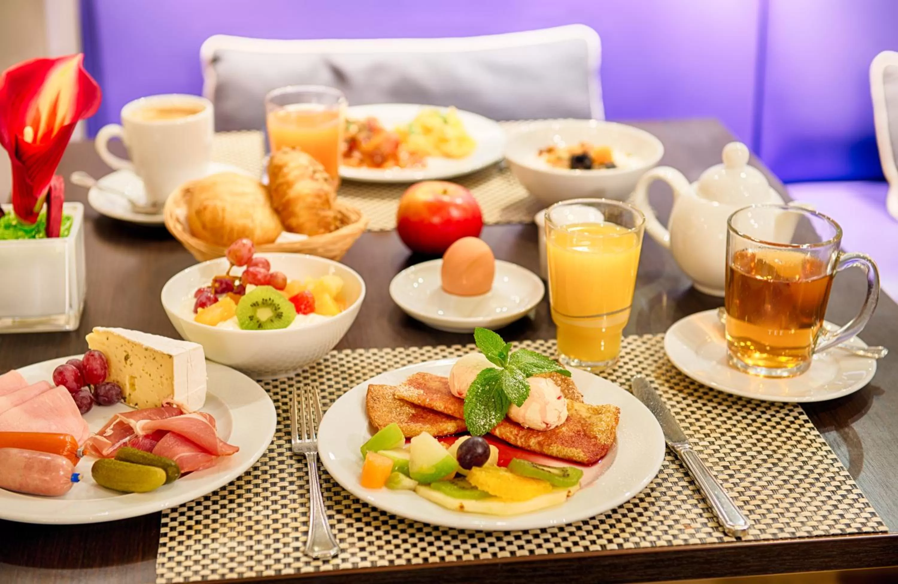 Breakfast in Leonardo Royal Hotel Düsseldorf Königsallee