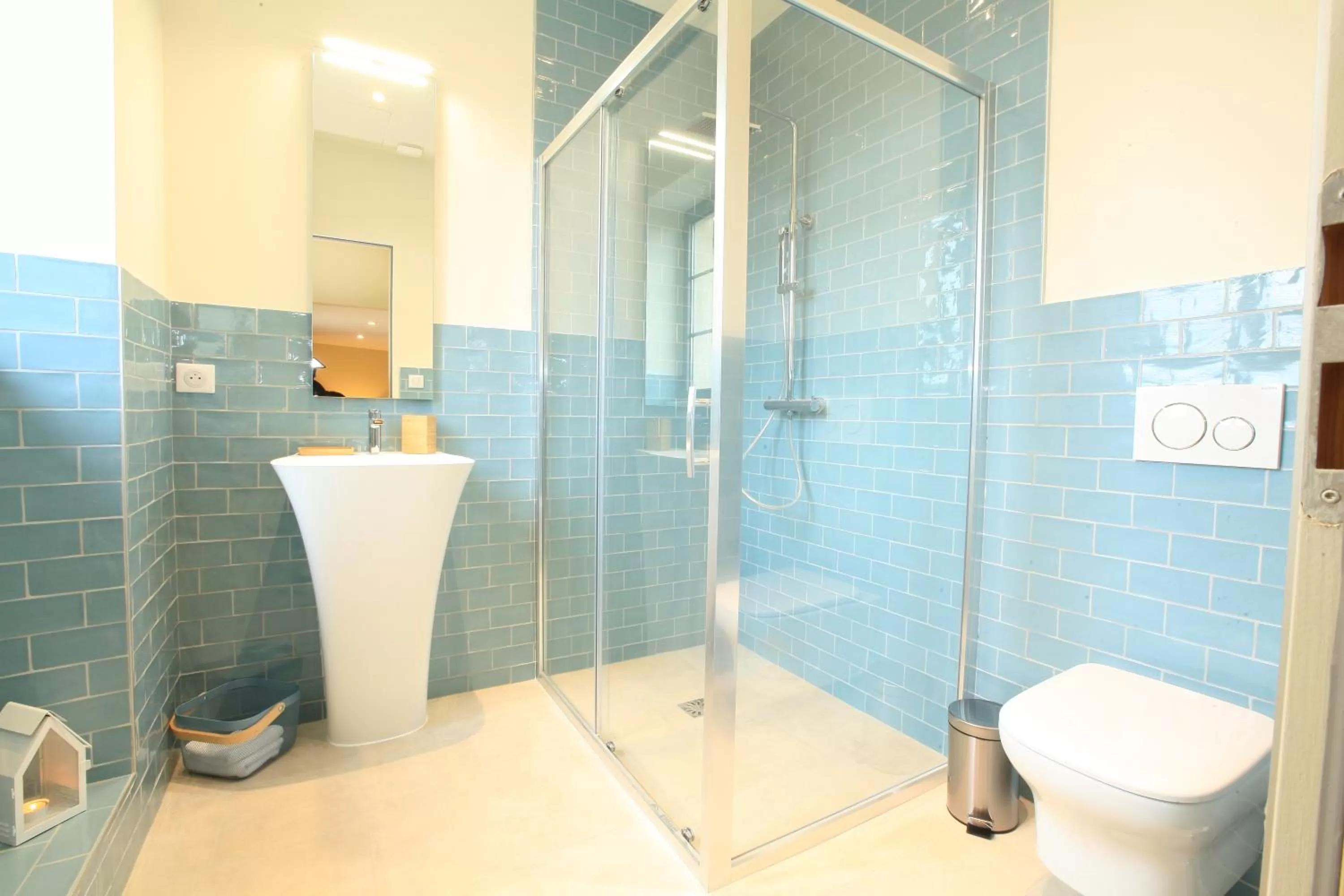 Shower in Chambres D' hôtes Les Ormes