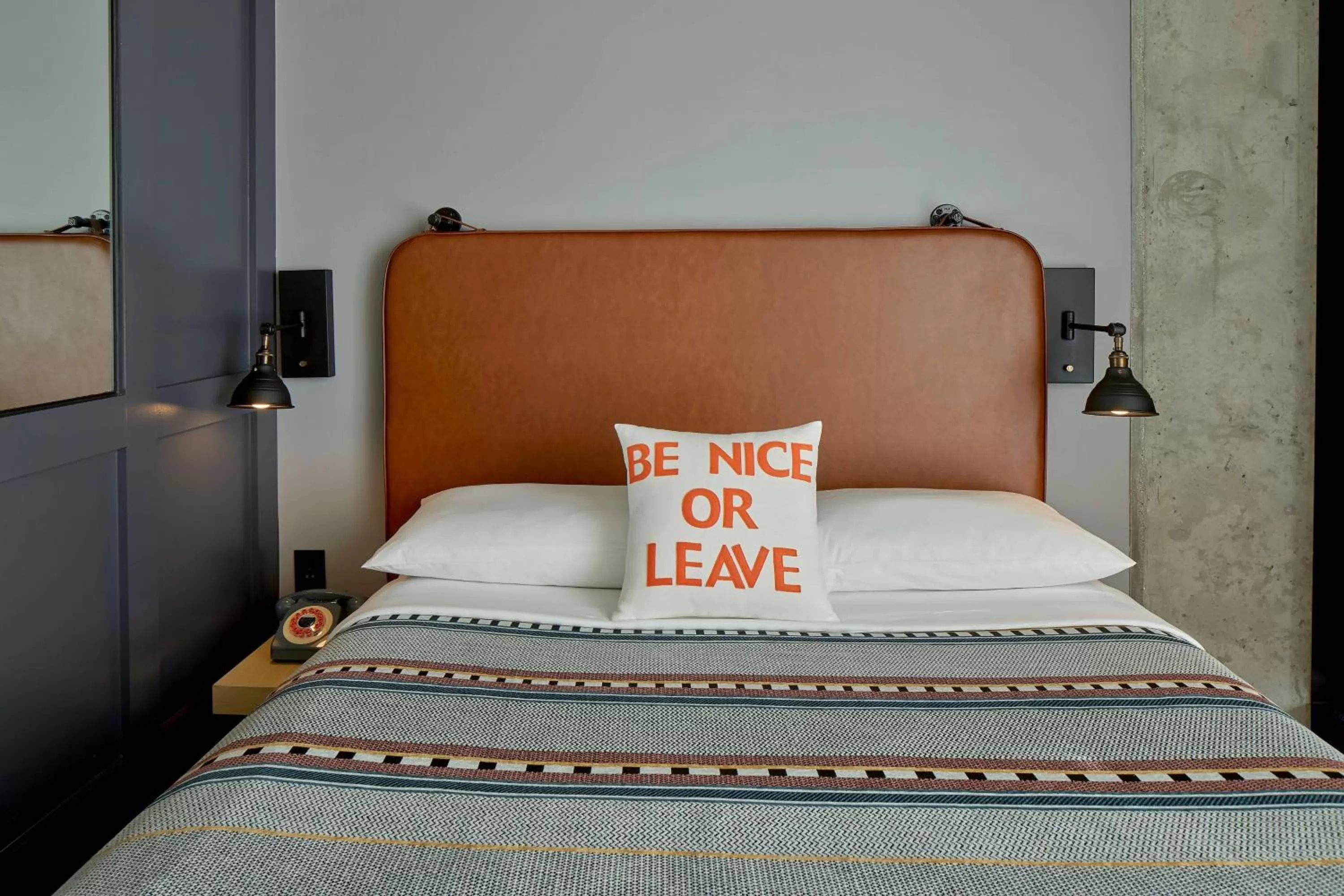 Photo of the whole room, Bed in Moxy Columbus Short North