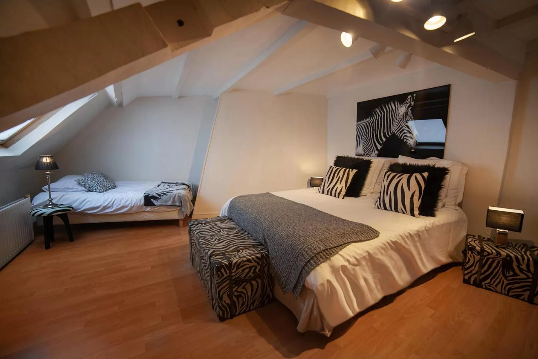 Photo of the whole room, Bed in Bienvenue Chez Nous