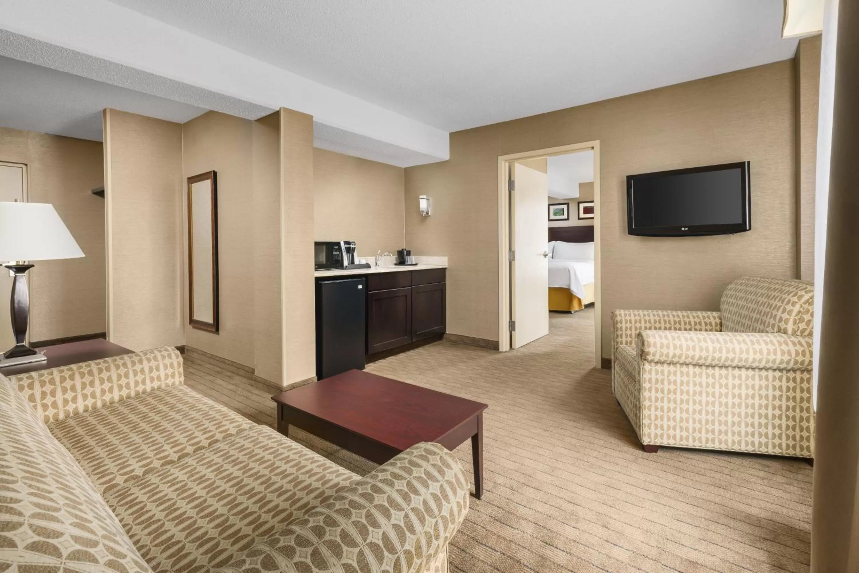 Photo of the whole room, Bed in Holiday Inn Express Boston Brockton by IHG