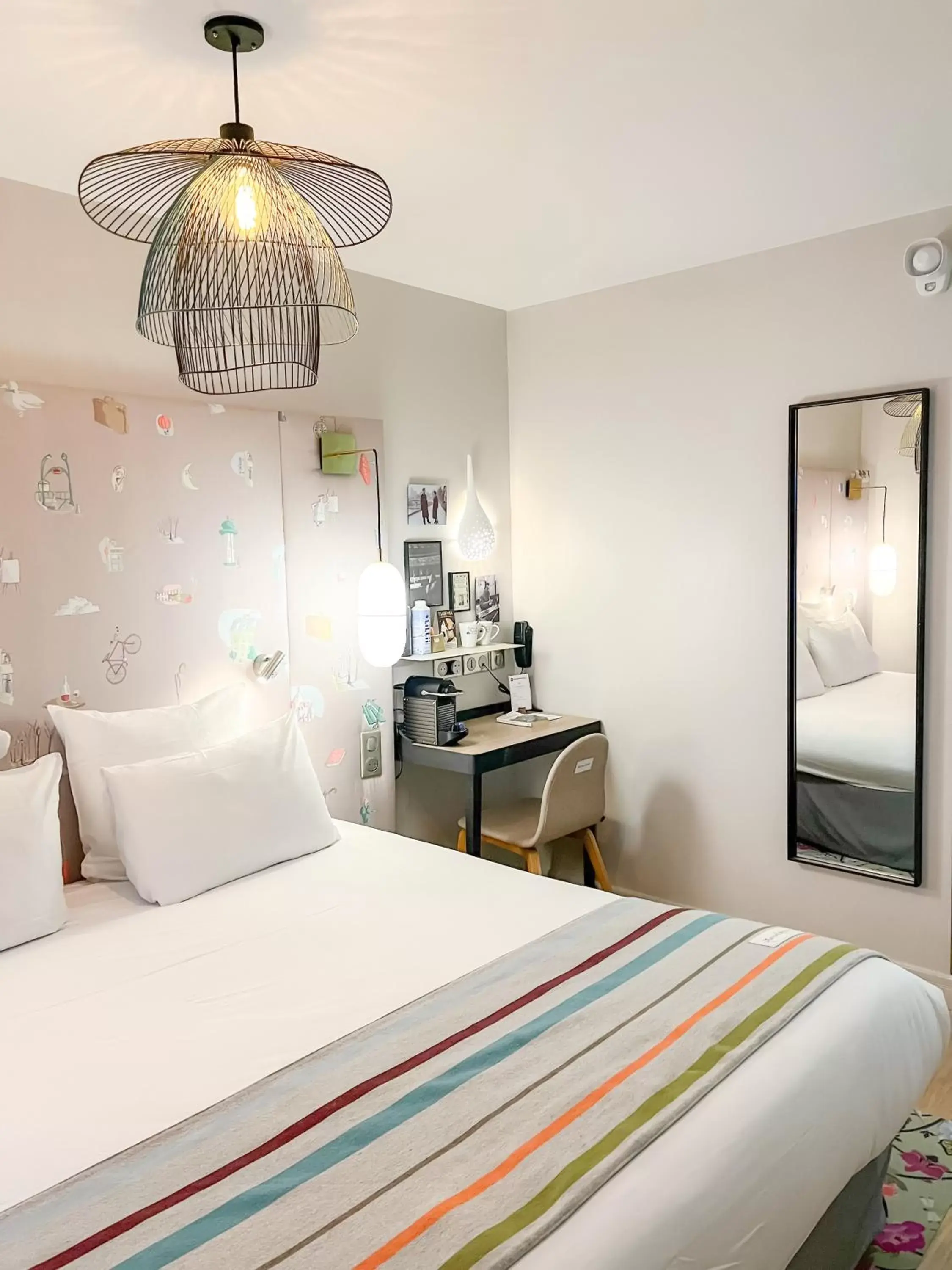 Classic Queen Room in Hotel Litteraire Marcel Ayme, BW Premier Collection Classic Queen Room in Hotel Litteraire Marcel Ayme, BW Premier Collection