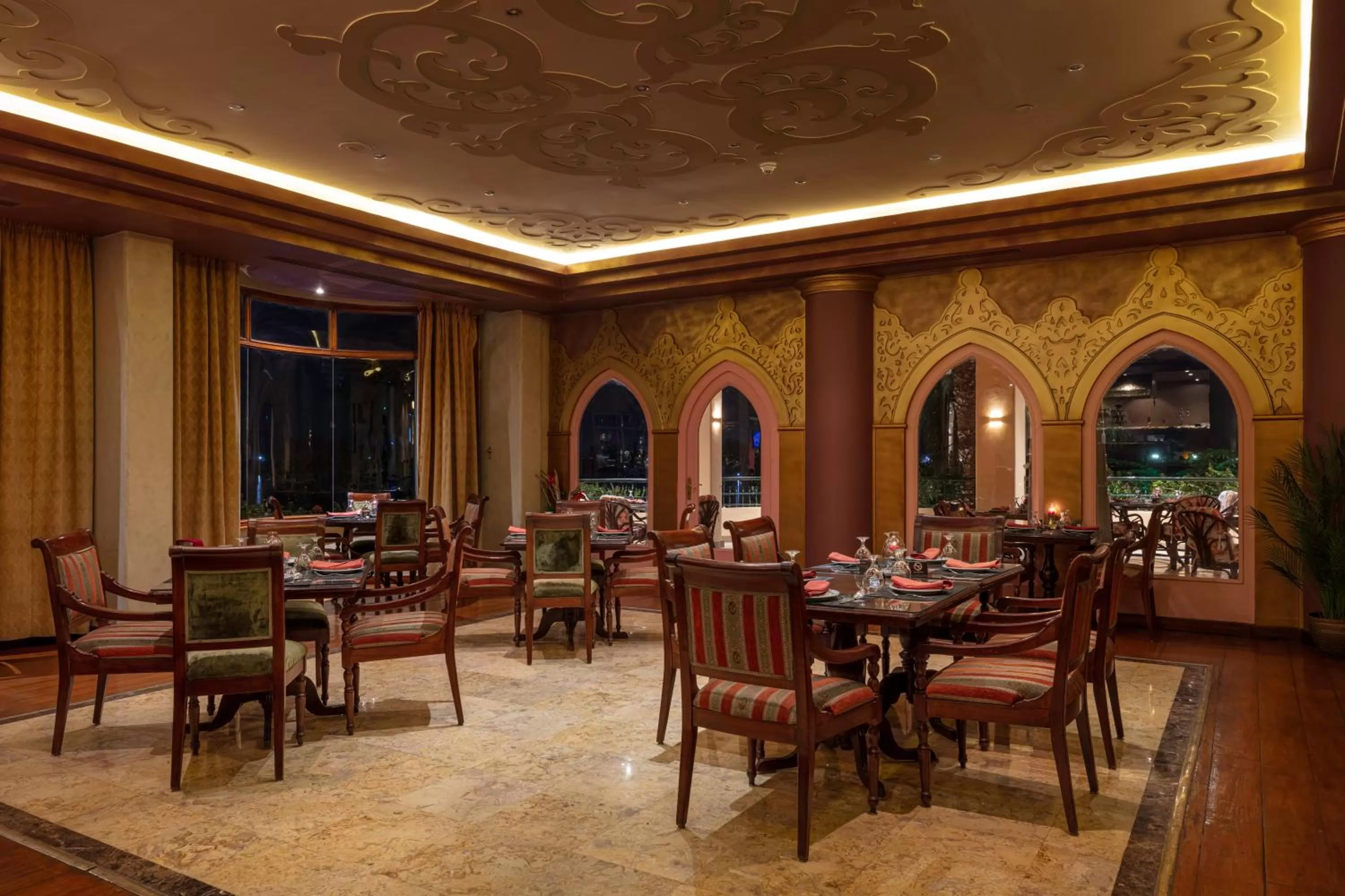 Restaurant/places to eat in Steigenberger Nile Palace Luxor - Convention Center