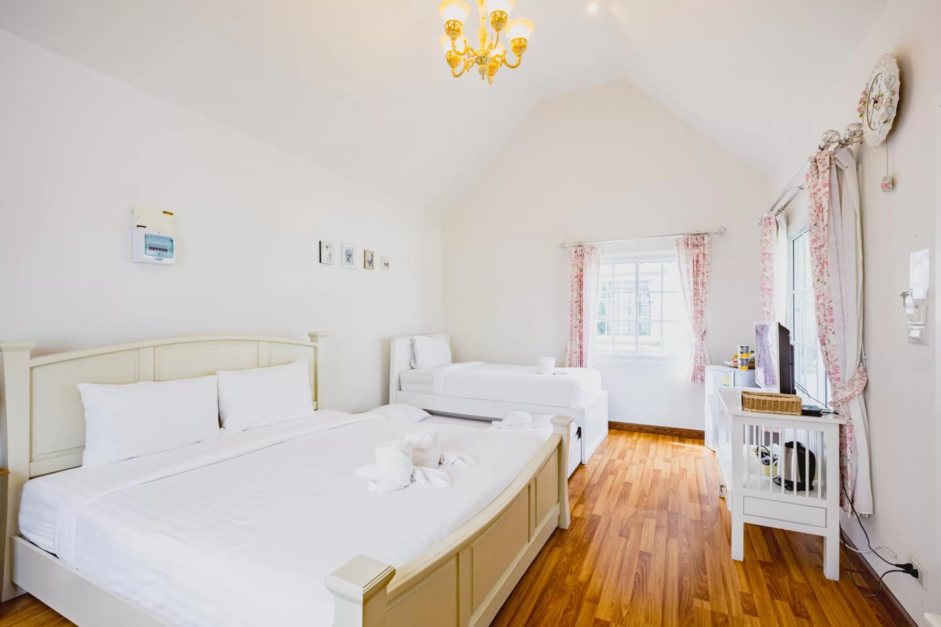 Bed in Sakarin Valley Resort