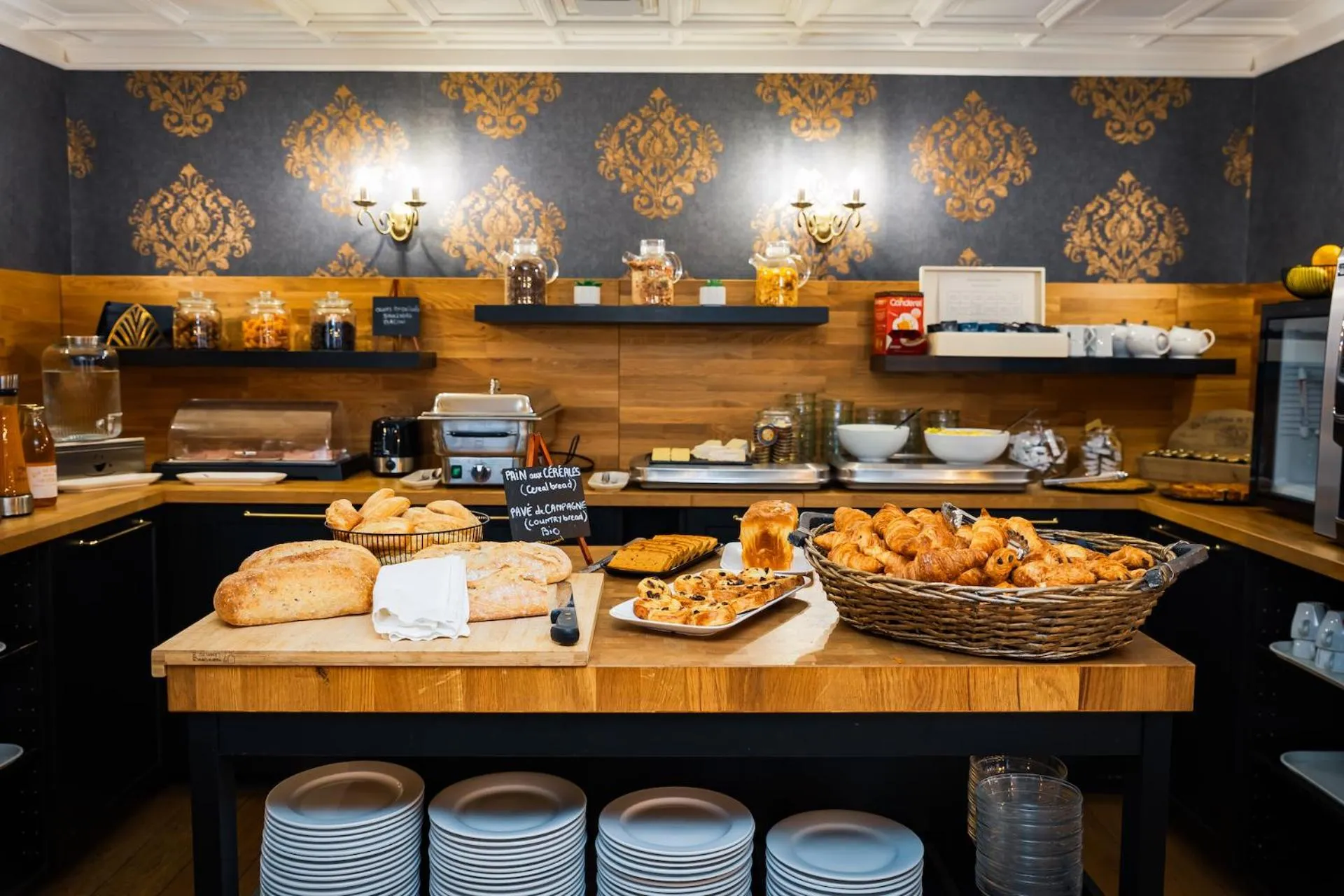 Restaurant/places to eat in Grand Hôtel du Luxembourg & Spa