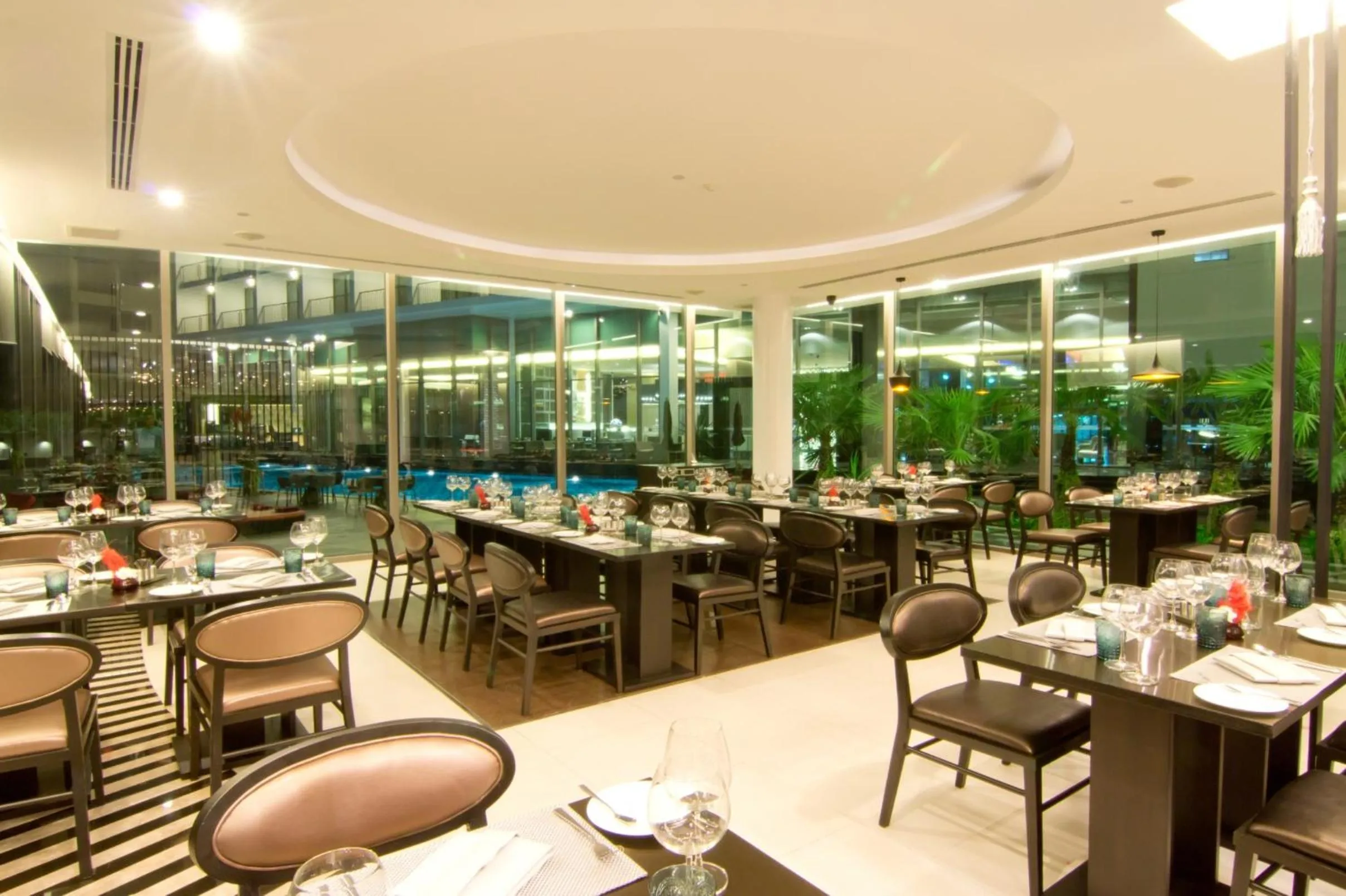 Restaurant/places to eat in Way Hotel Pattaya