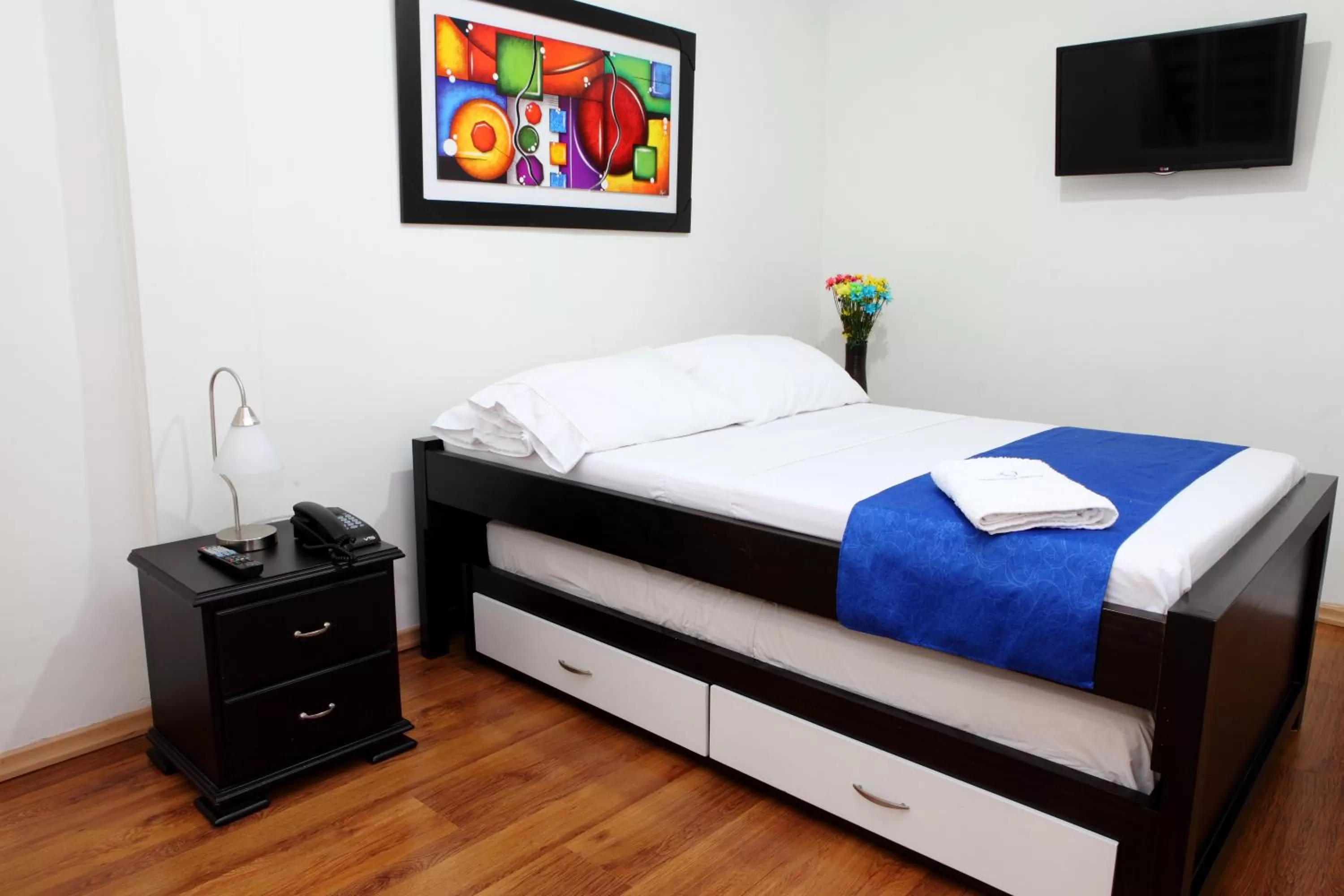 Bed in Hotel Travelers Sport