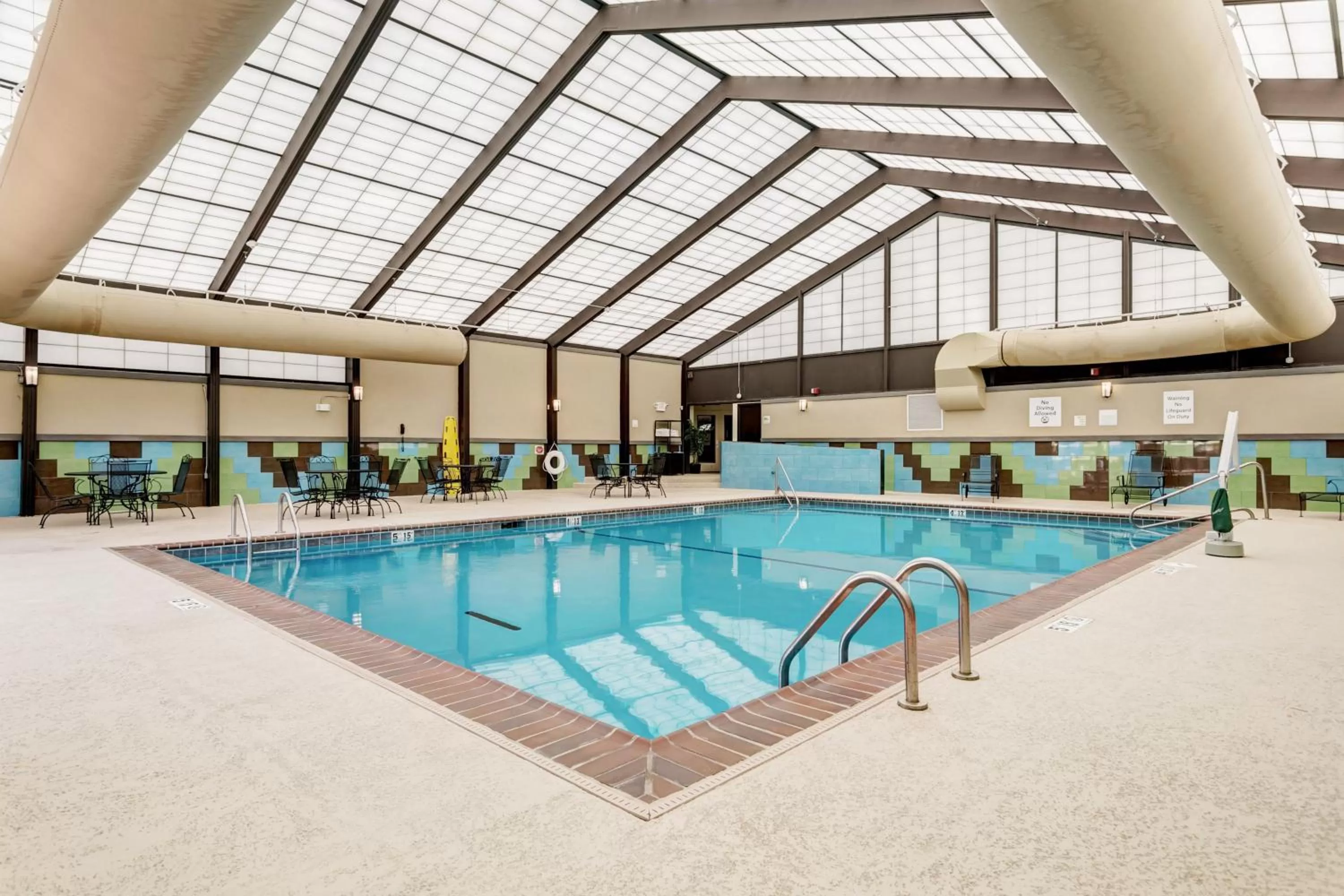 Swimming pool in Holiday Inn St. Louis Airport West Earth City by IHG