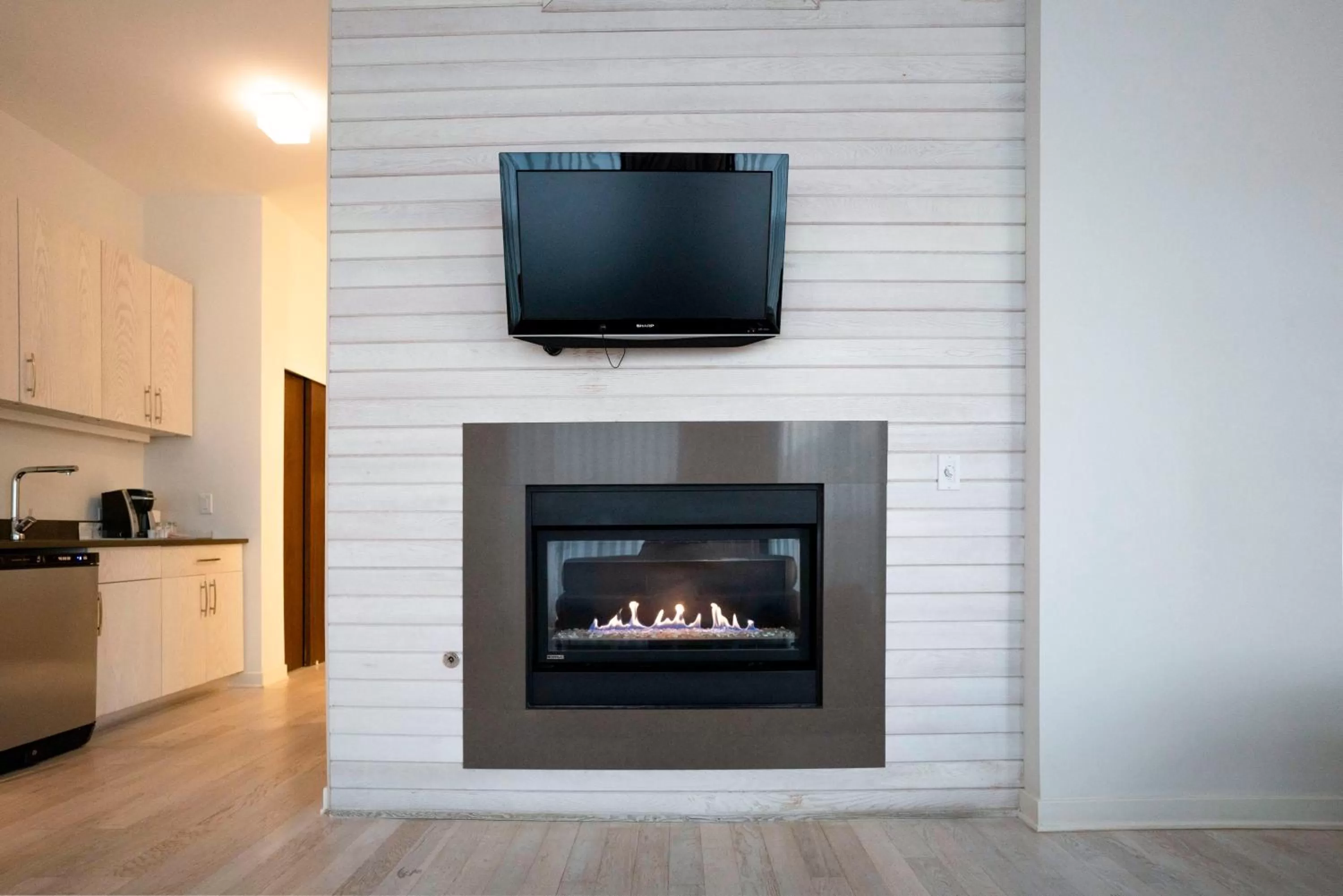 flat iron in Bungalow Hotel