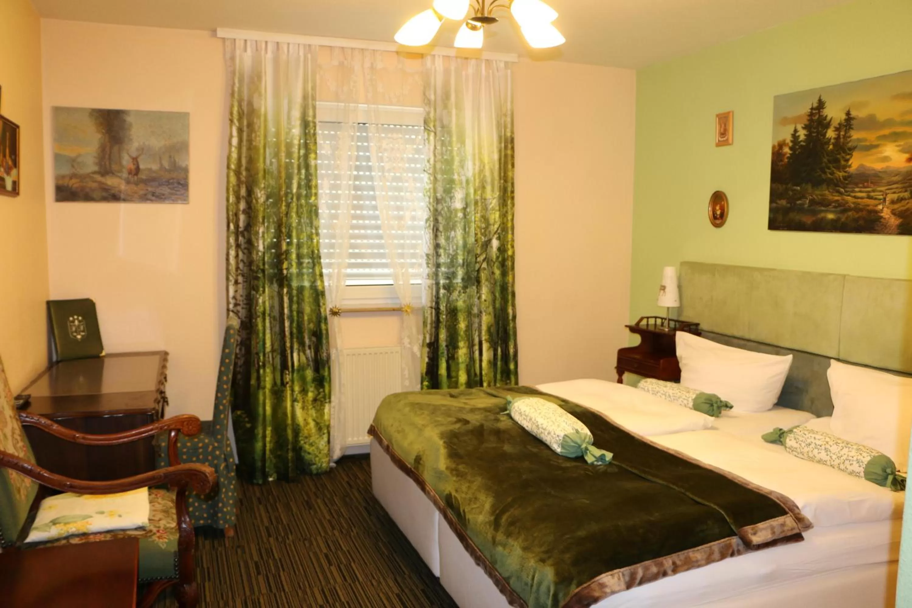 Bed in Hotel Attaché