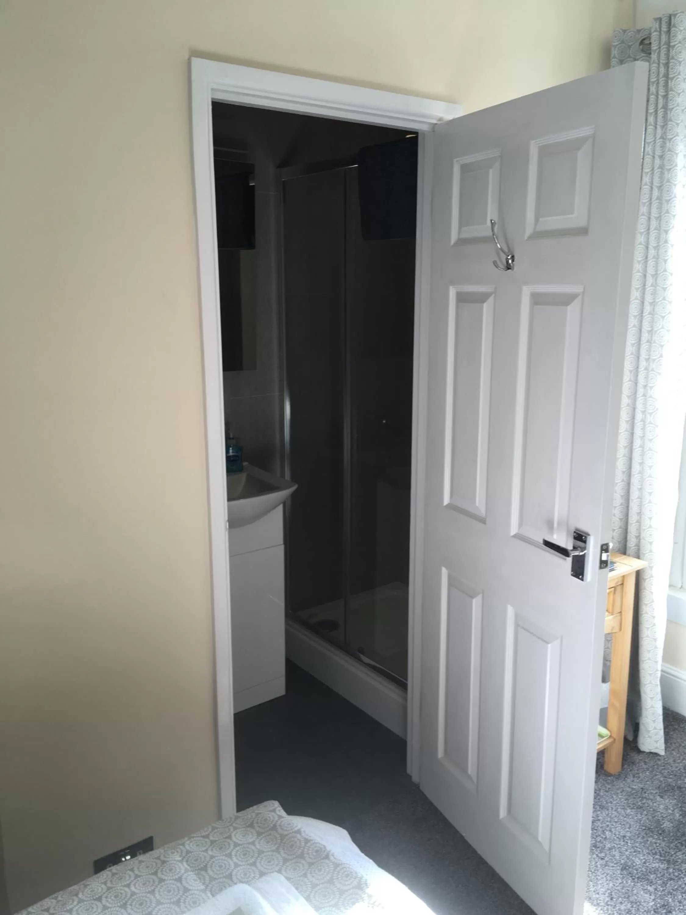 TV/Entertainment Center in Mairs Bed and Breakfast.