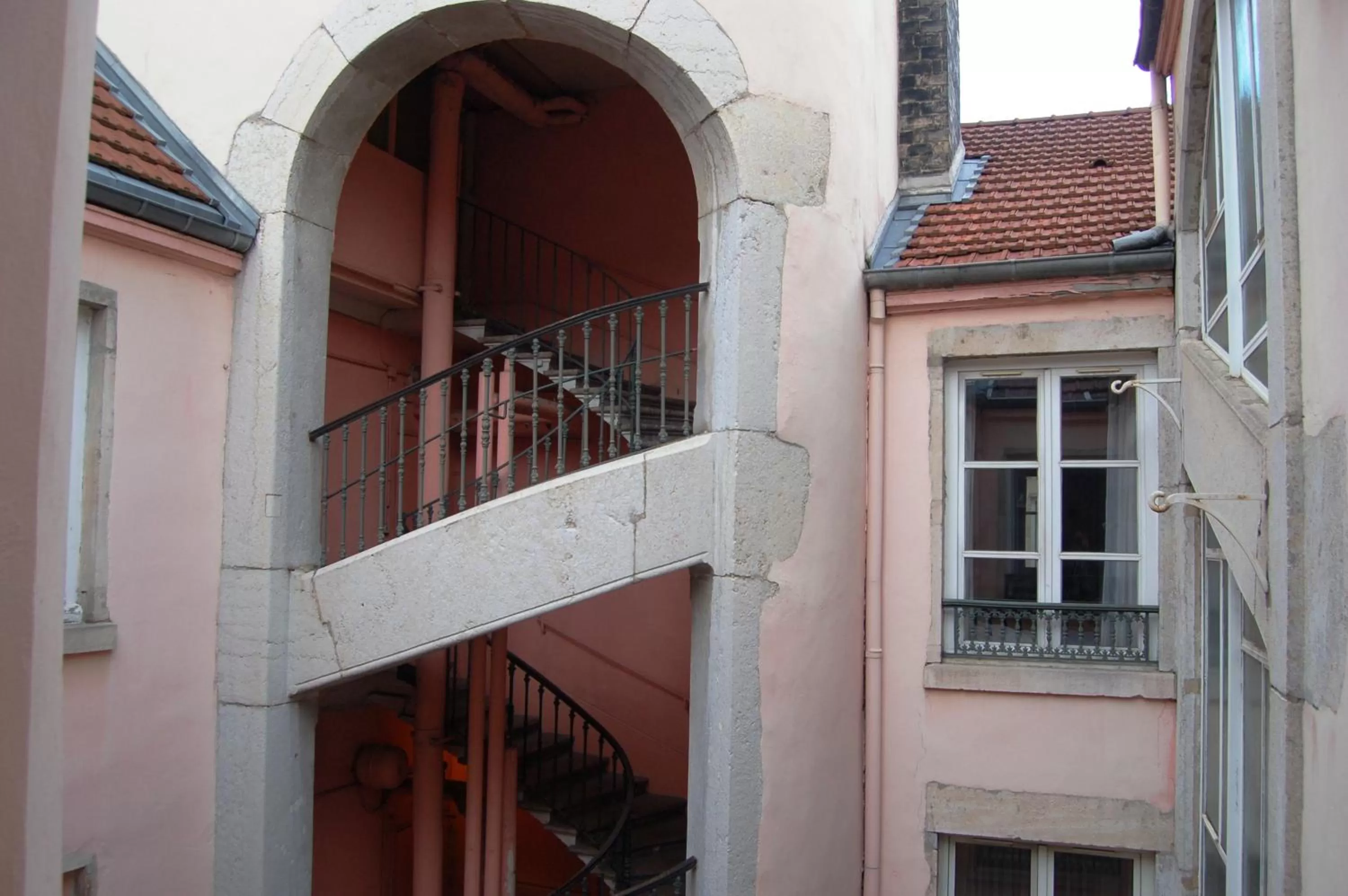 Facade/entrance in Mercure Lyon Centre Beaux-Arts