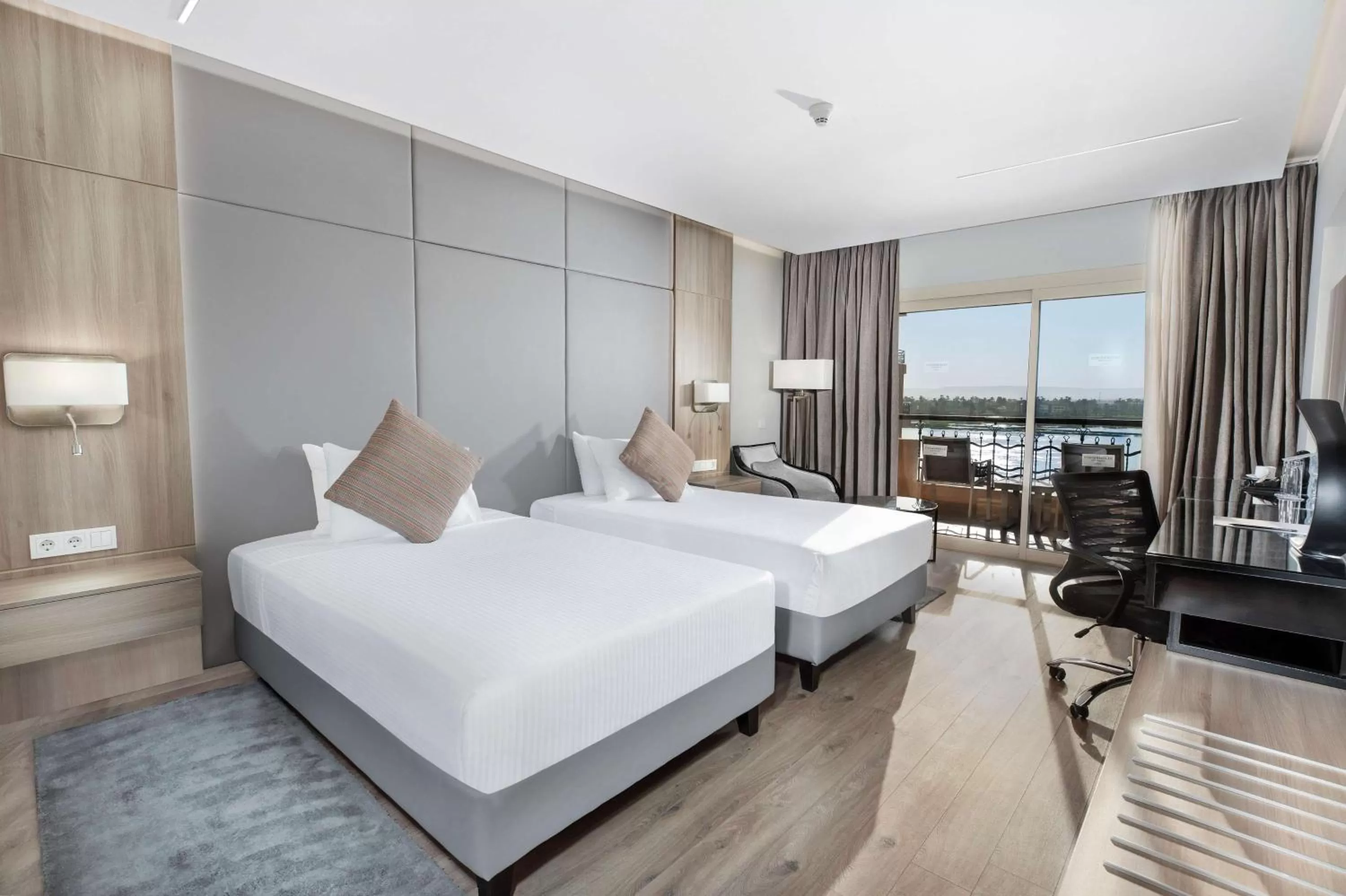 Bedroom, Bed in Steigenberger Nile Palace Luxor - Convention Center