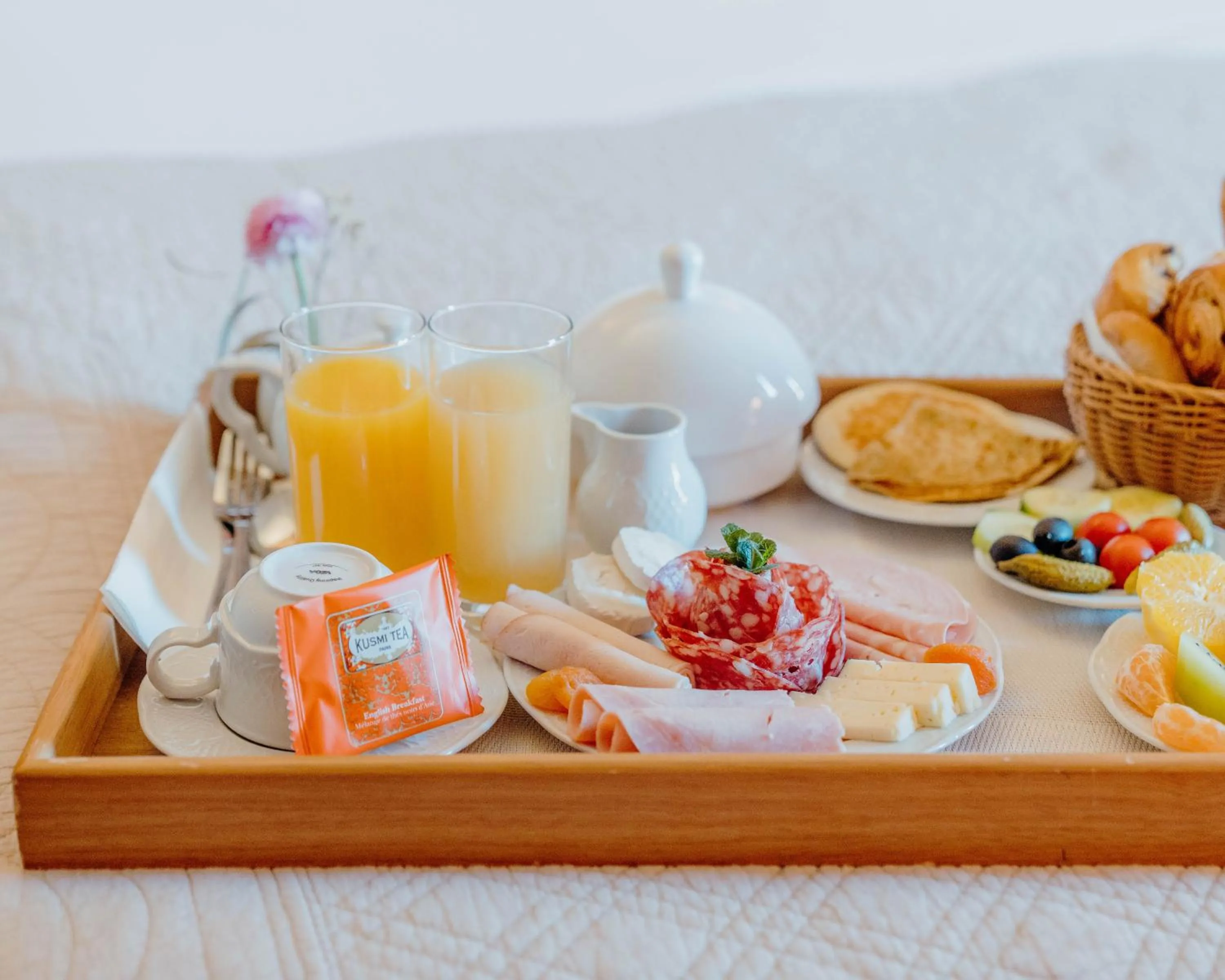 Bedroom in Hotel Le Grimaldi by Happyculture