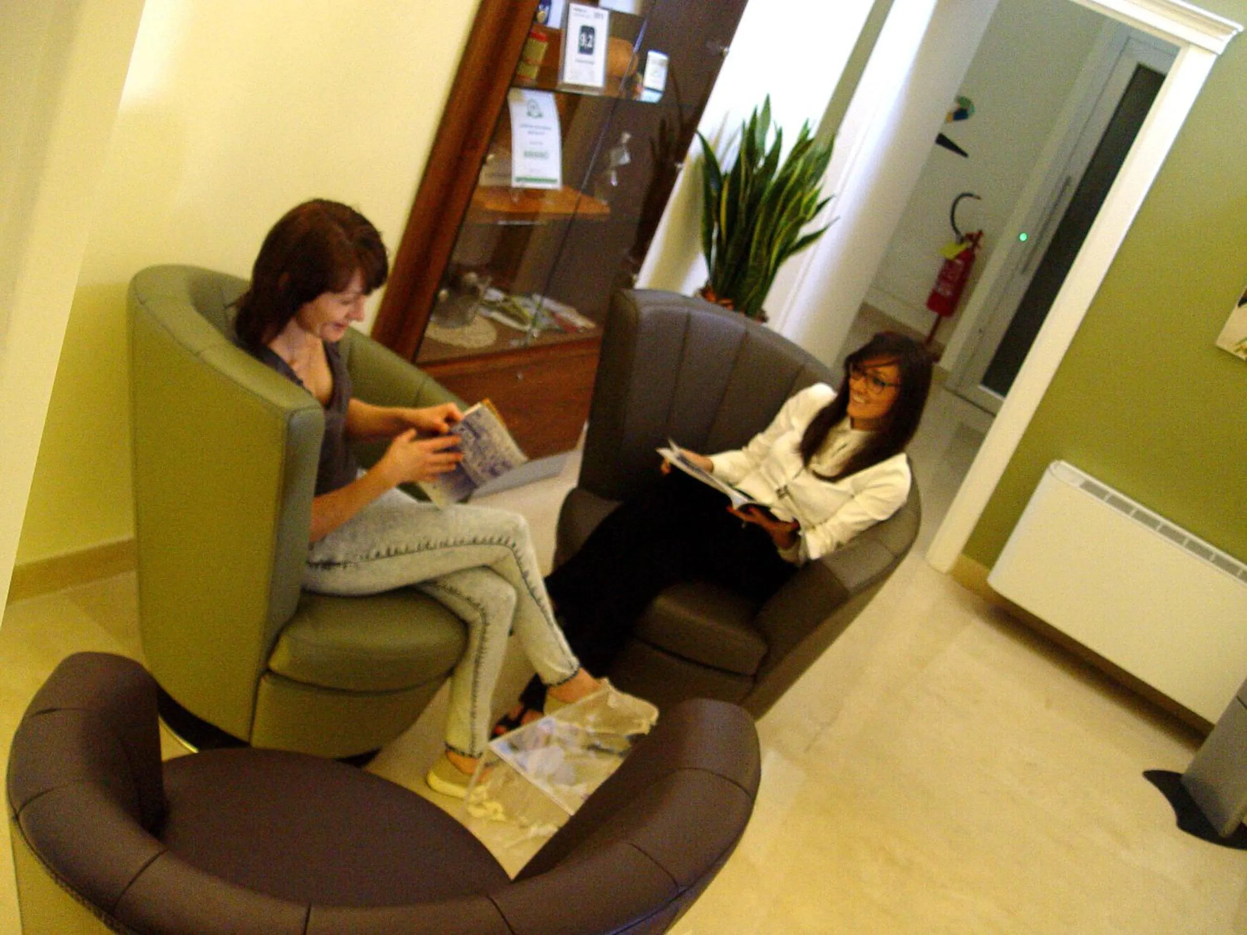 Communal lounge/ TV room in Albergo Del Sedile